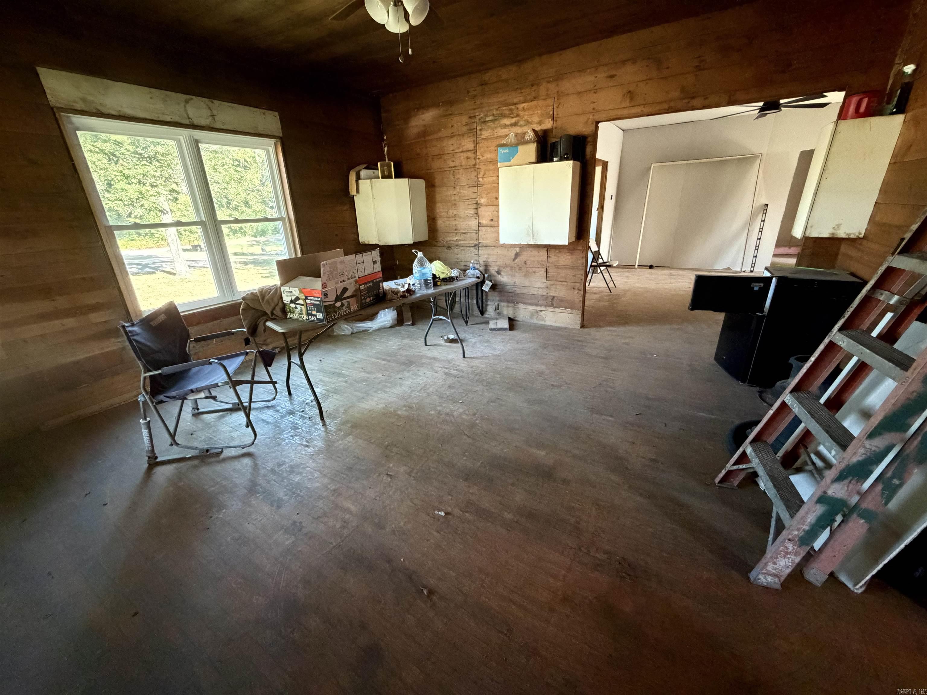 214 E Walnut  De Valls Bluff, AR
