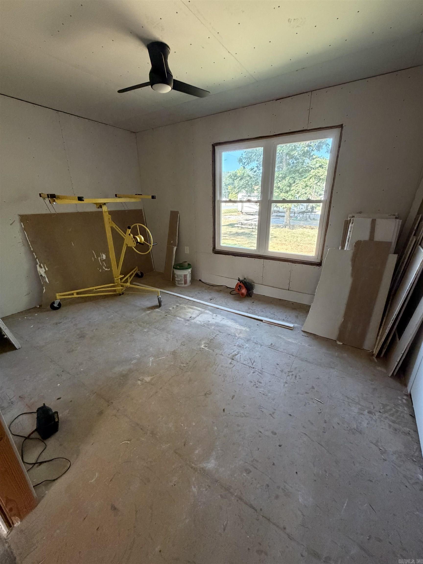 214 E Walnut  De Valls Bluff, AR