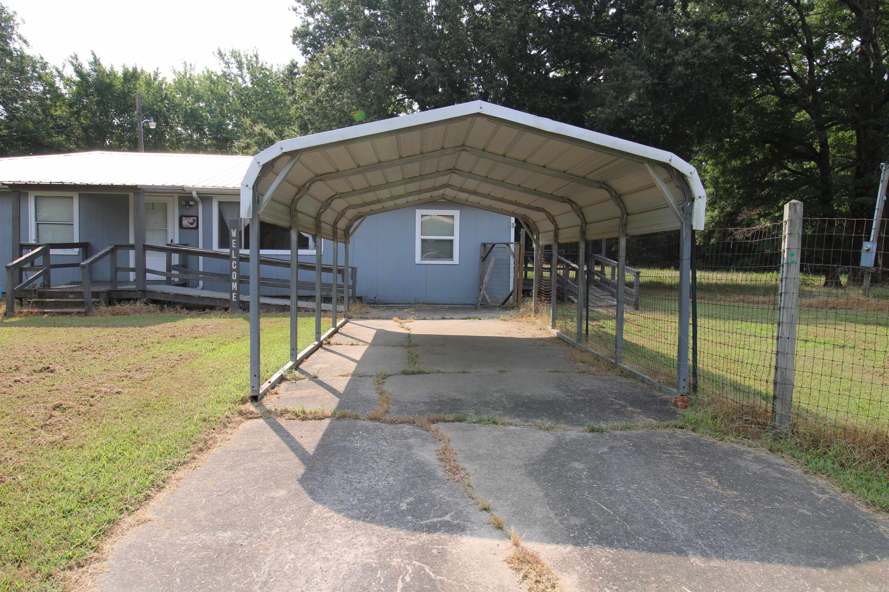 10185 E 70  De Valls Bluff, AR