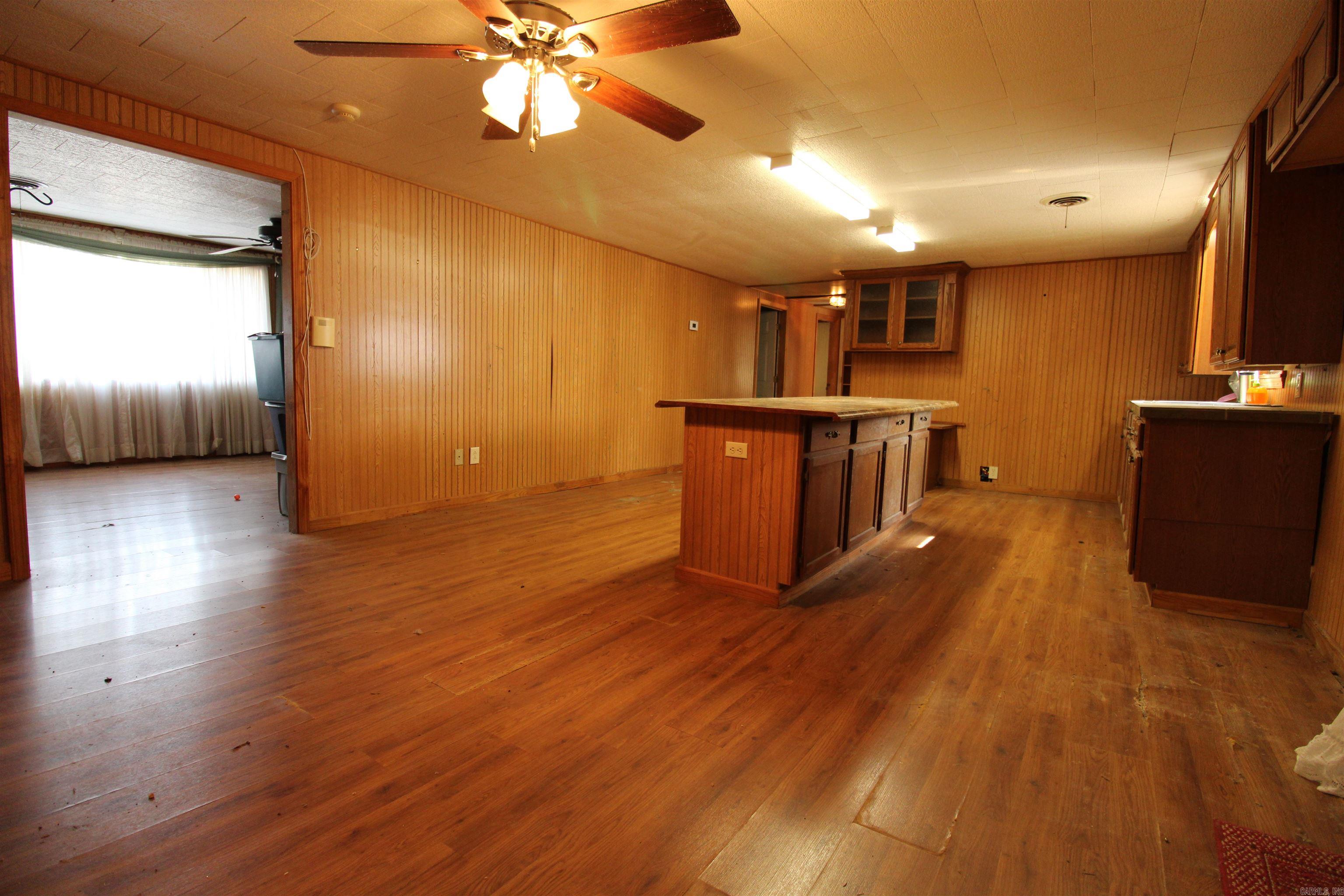 10185 E 70  De Valls Bluff, AR