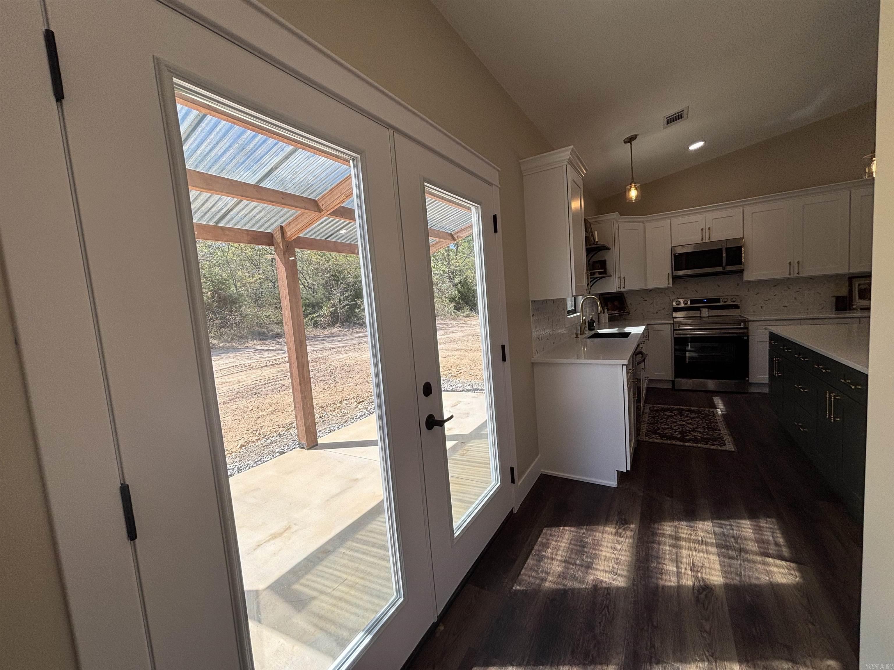 180 Cedar Meadow  Sidney, AR
