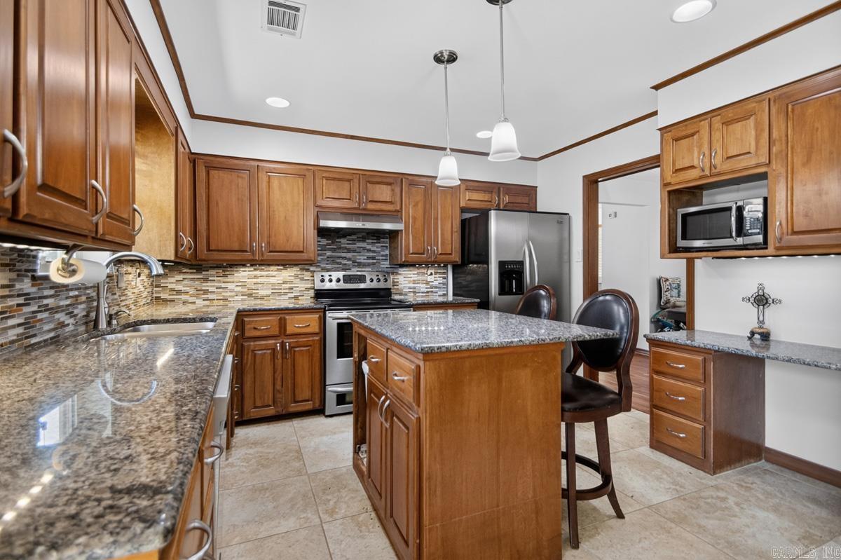 15 Park  Bryant, AR