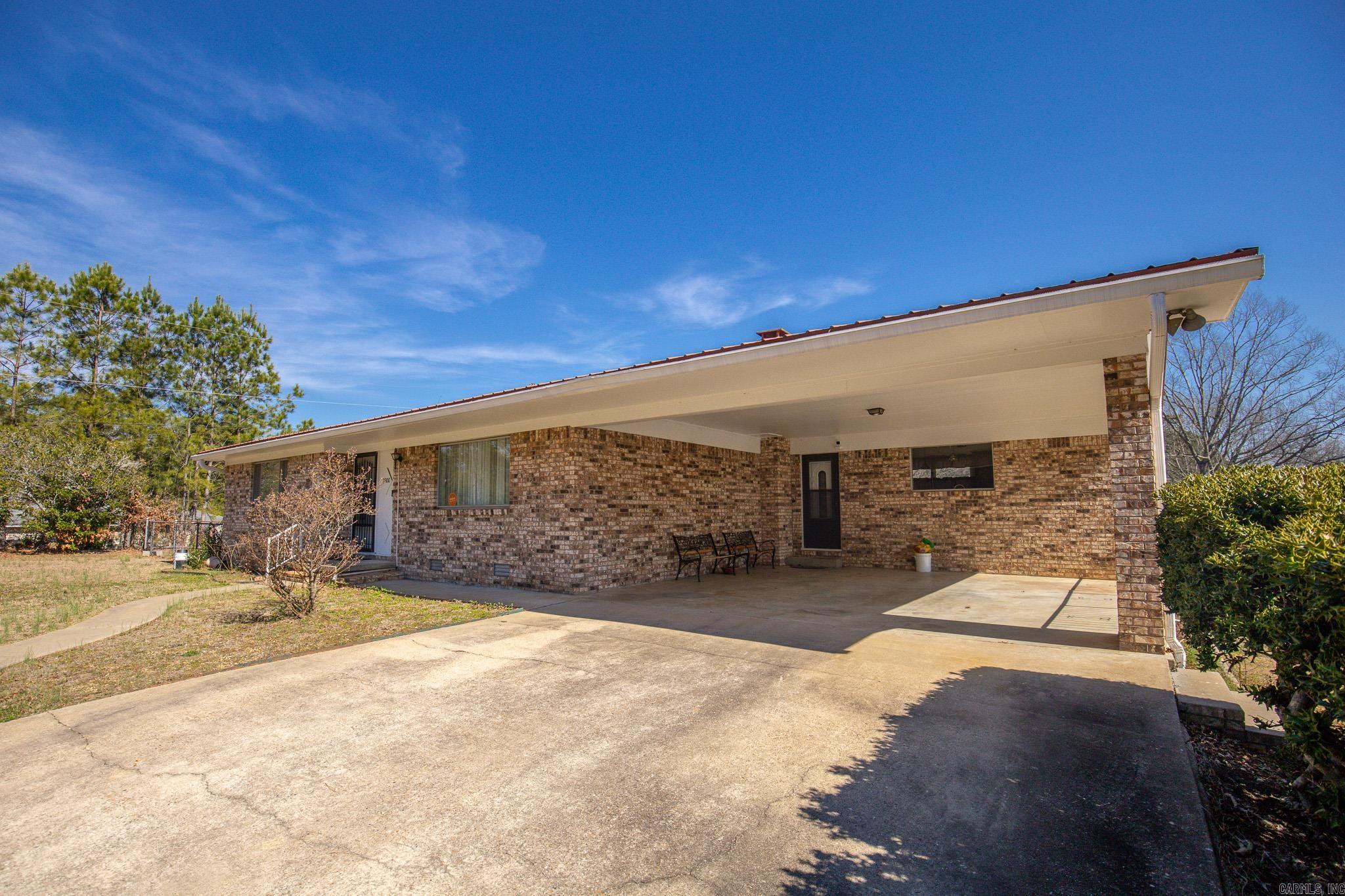 1000 N Arch  Sheridan, AR