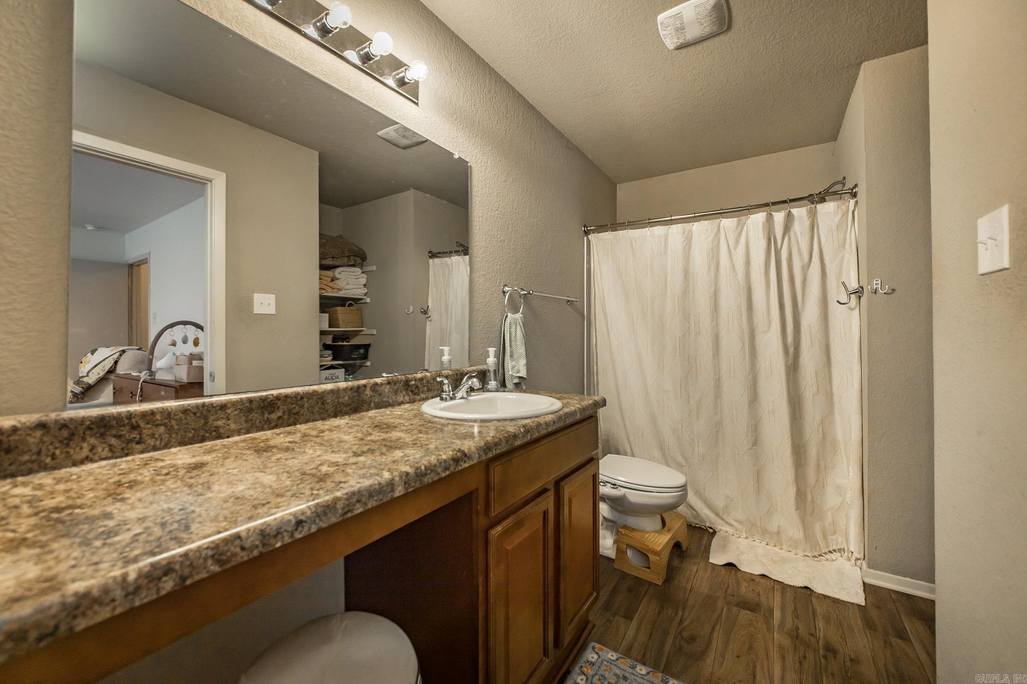 16 Oakland  Austin, AR