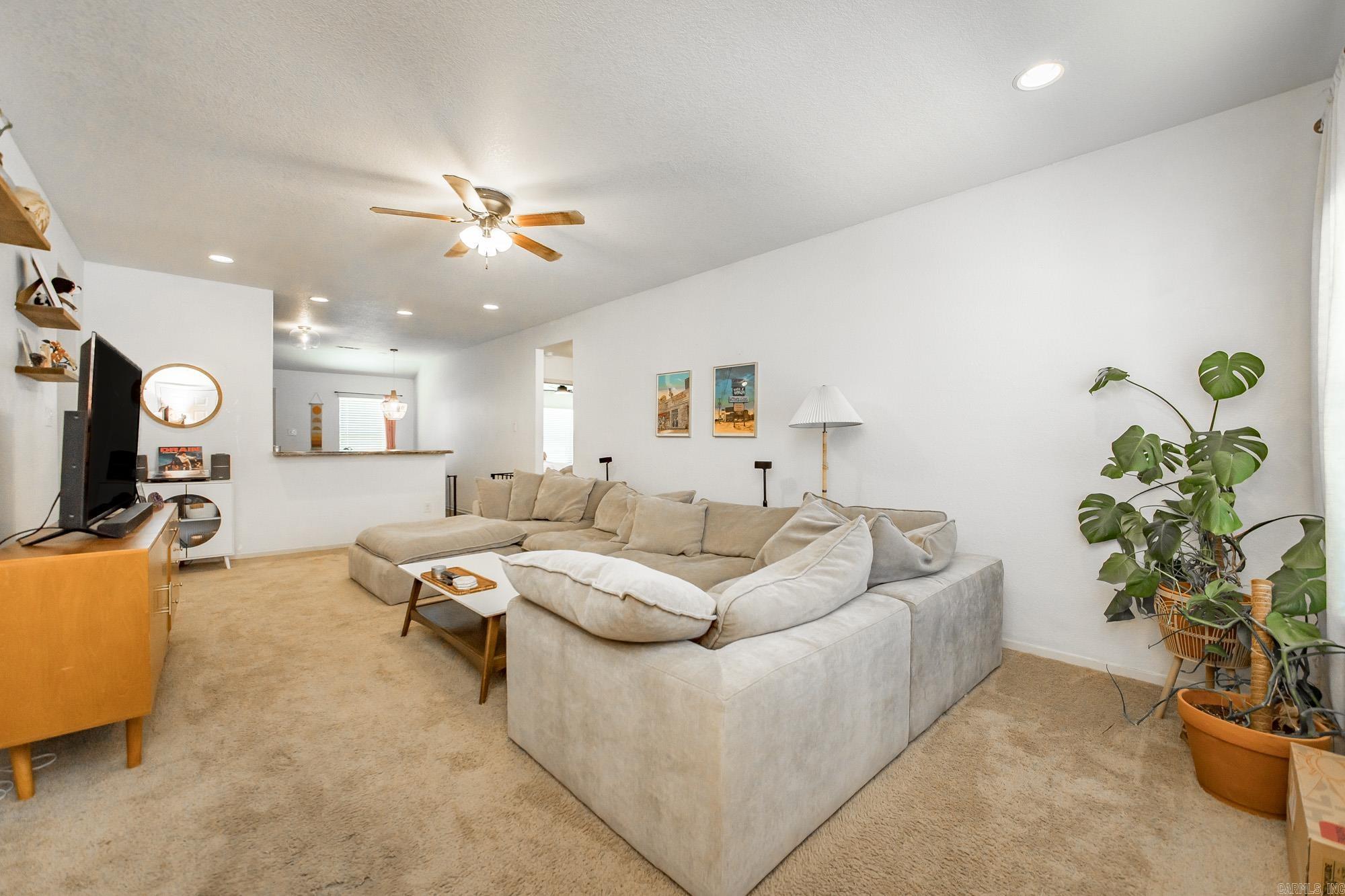 16 Oakland  Austin, AR