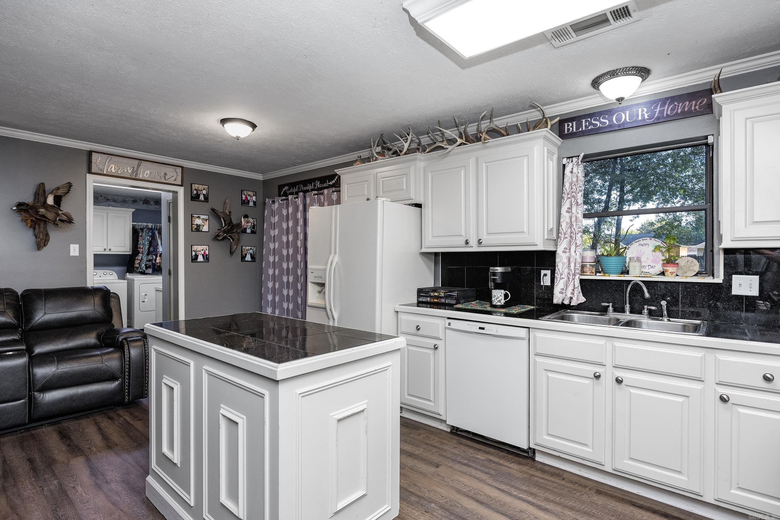 3 Shaun  Mayflower, AR