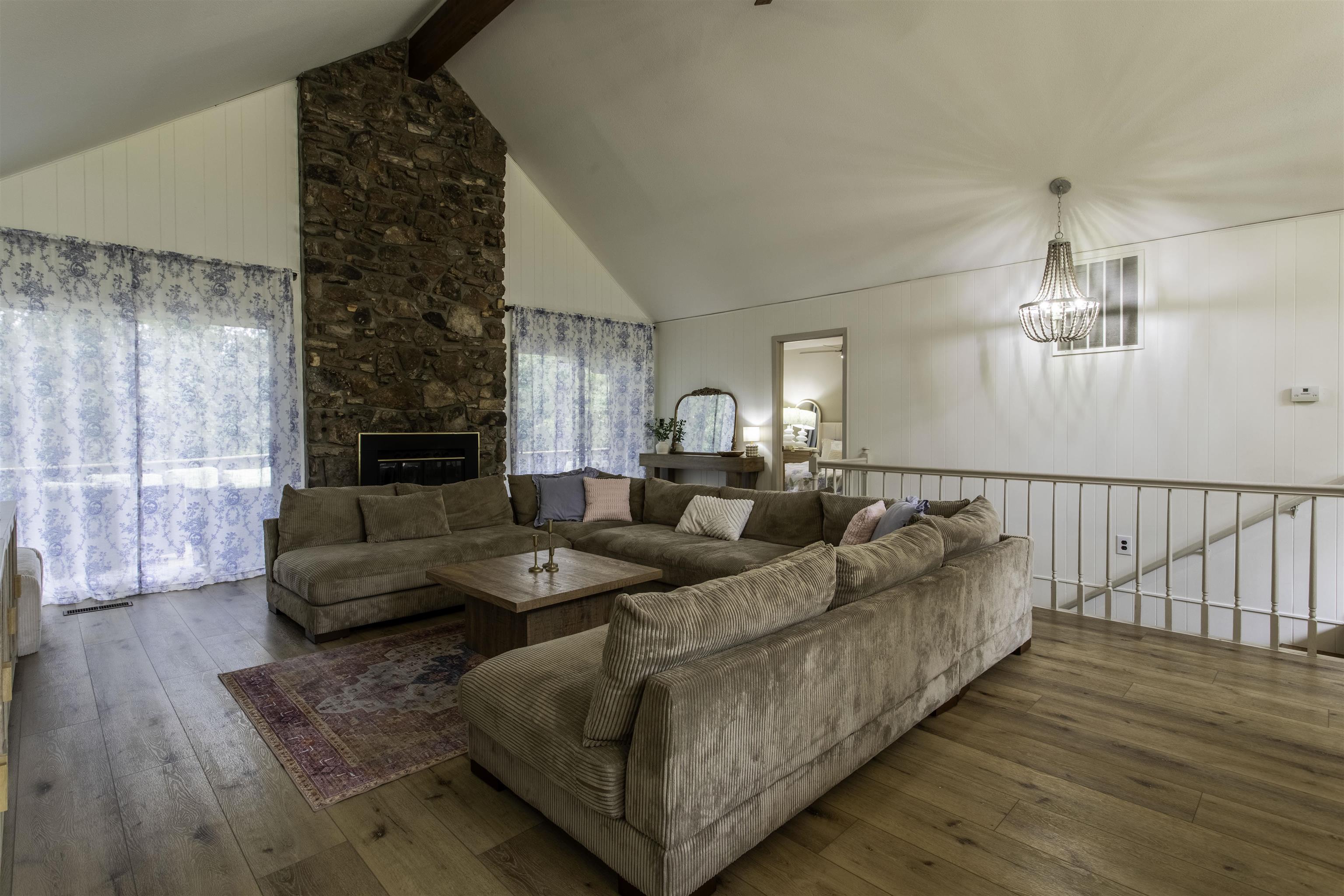 4 Winnebago  Cherokee Village, AR