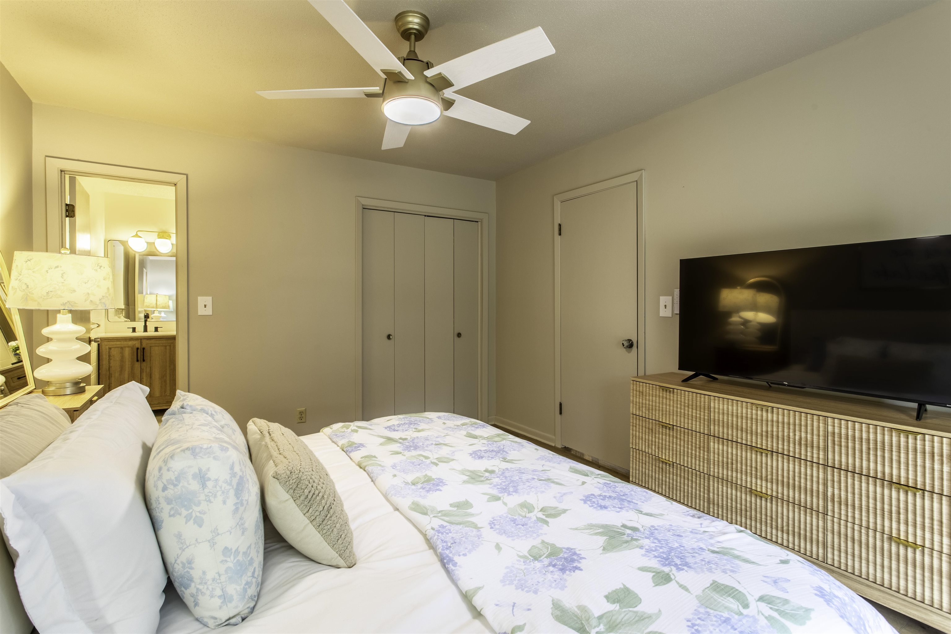 4 Winnebago  Cherokee Village, AR