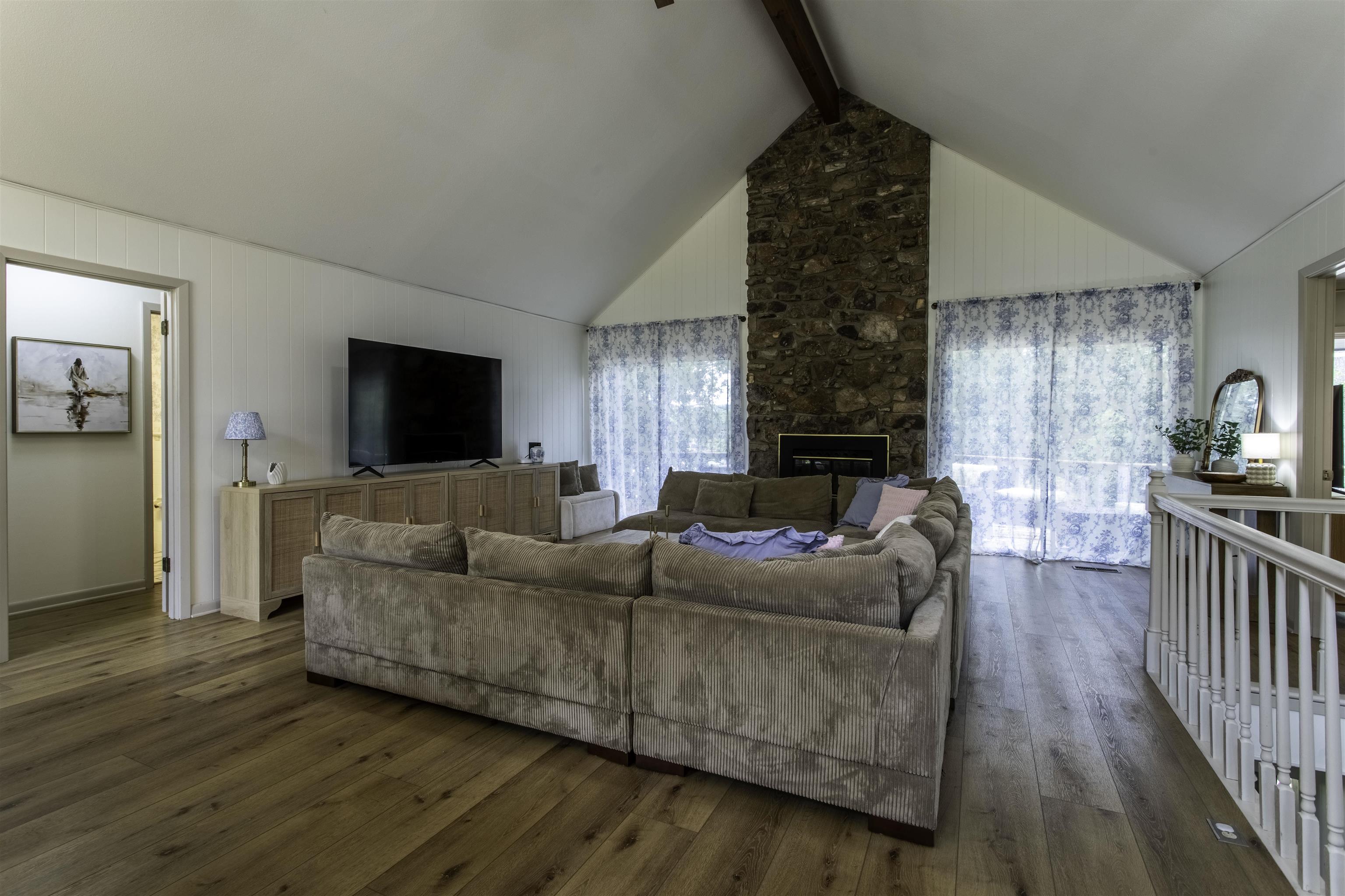 4 Winnebago  Cherokee Village, AR