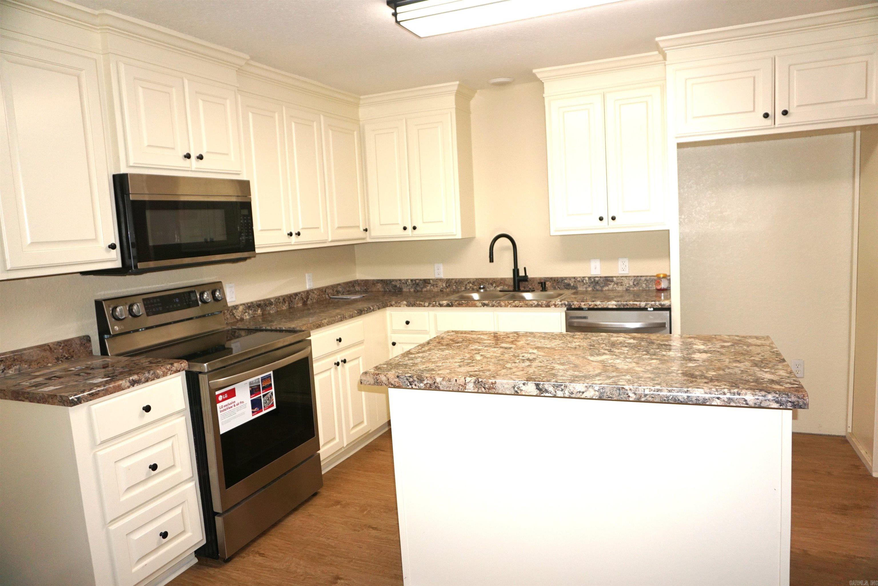 300 Clark ST  Bald Knob, AR