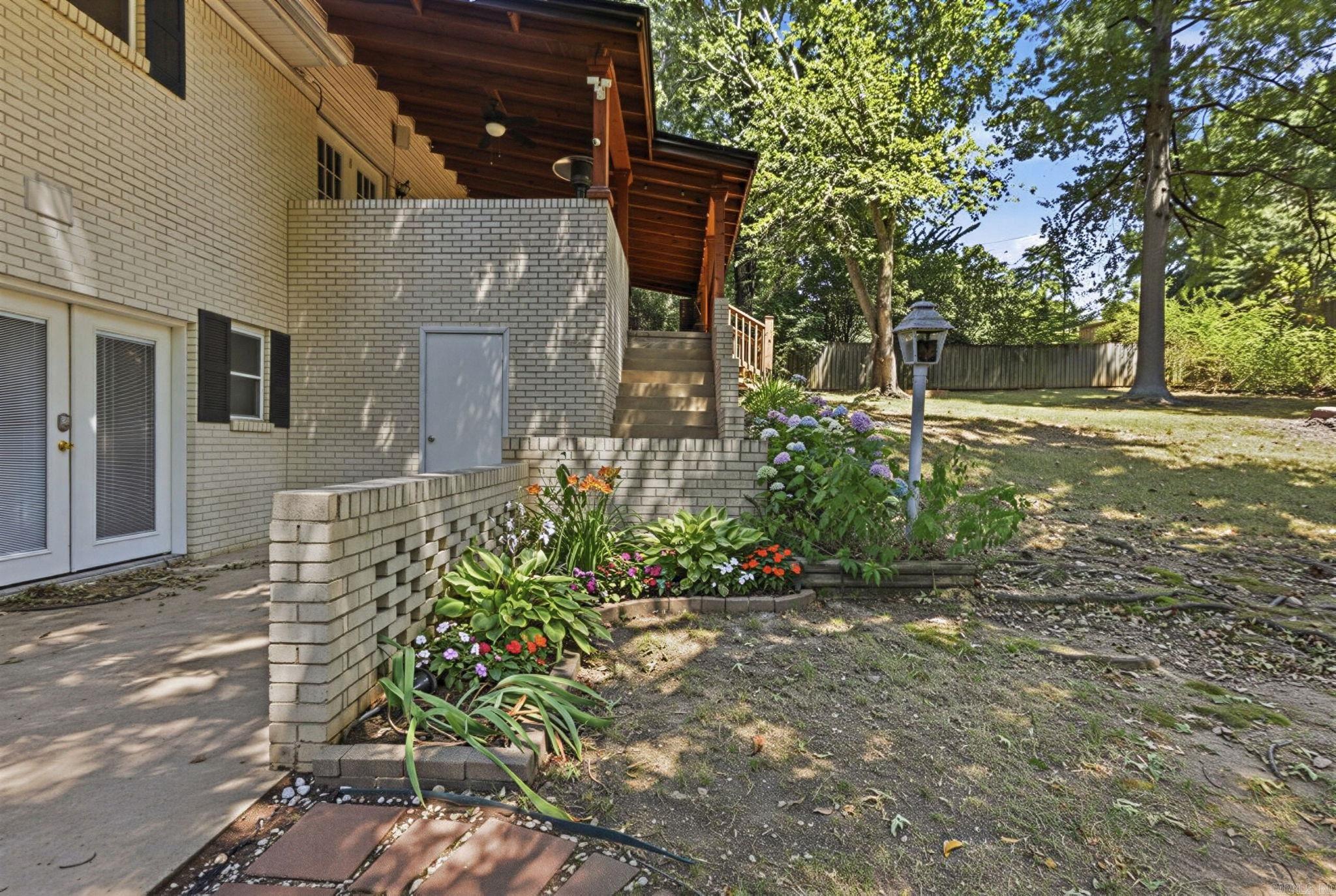 6 Lorna  Little Rock, AR