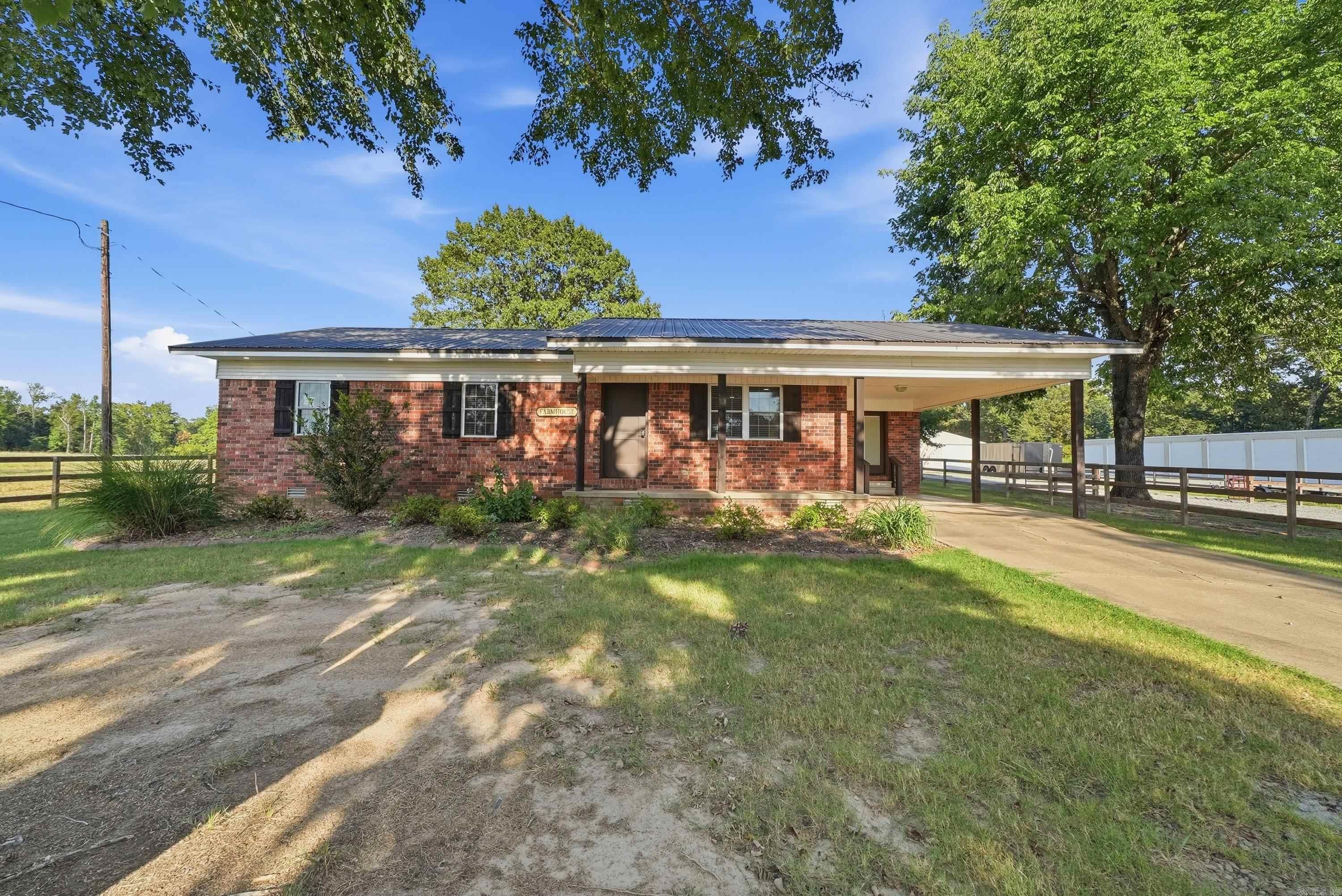 75 Stark Ave.  Greers Ferry, AR