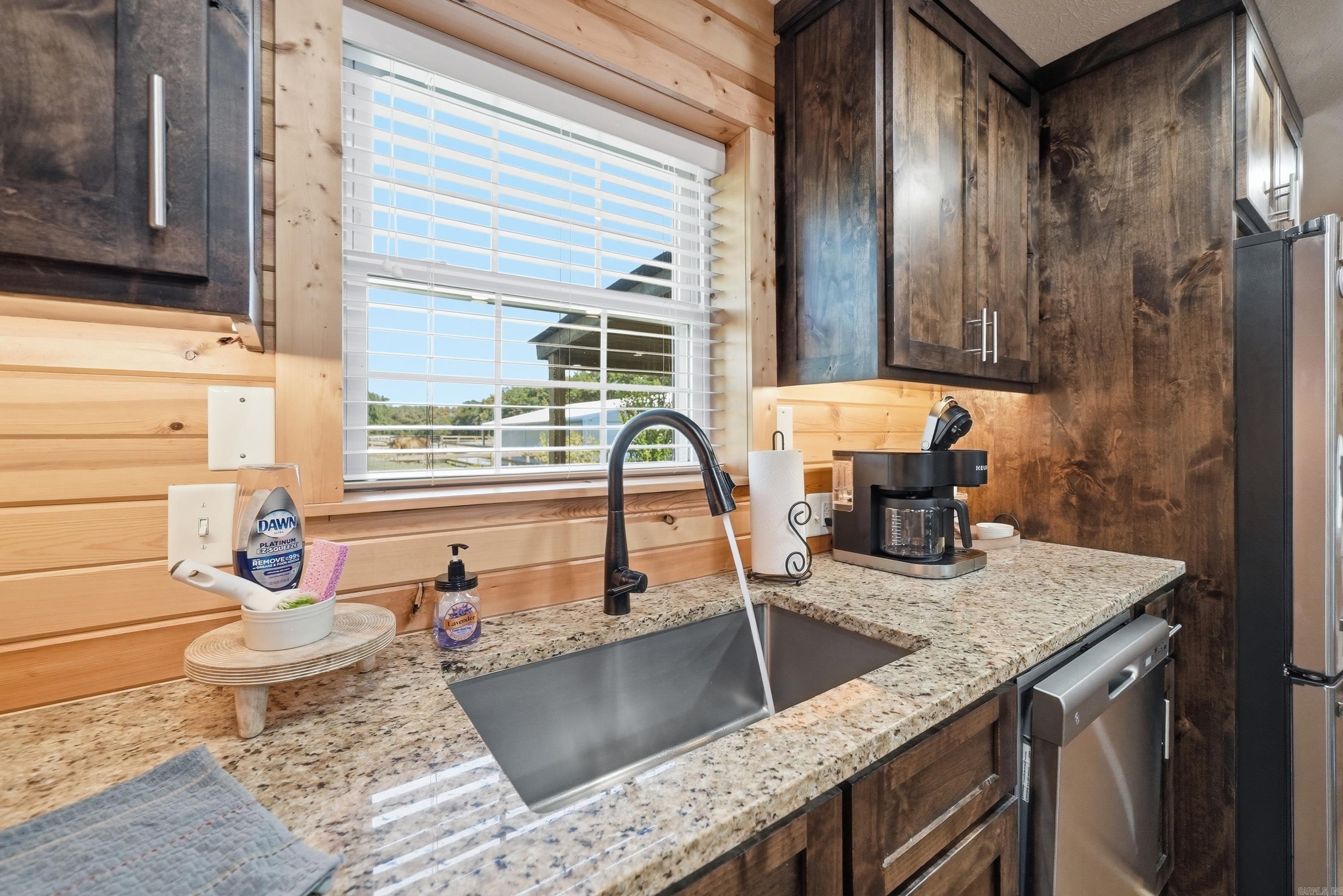 75 Stark Ave.  Greers Ferry, AR