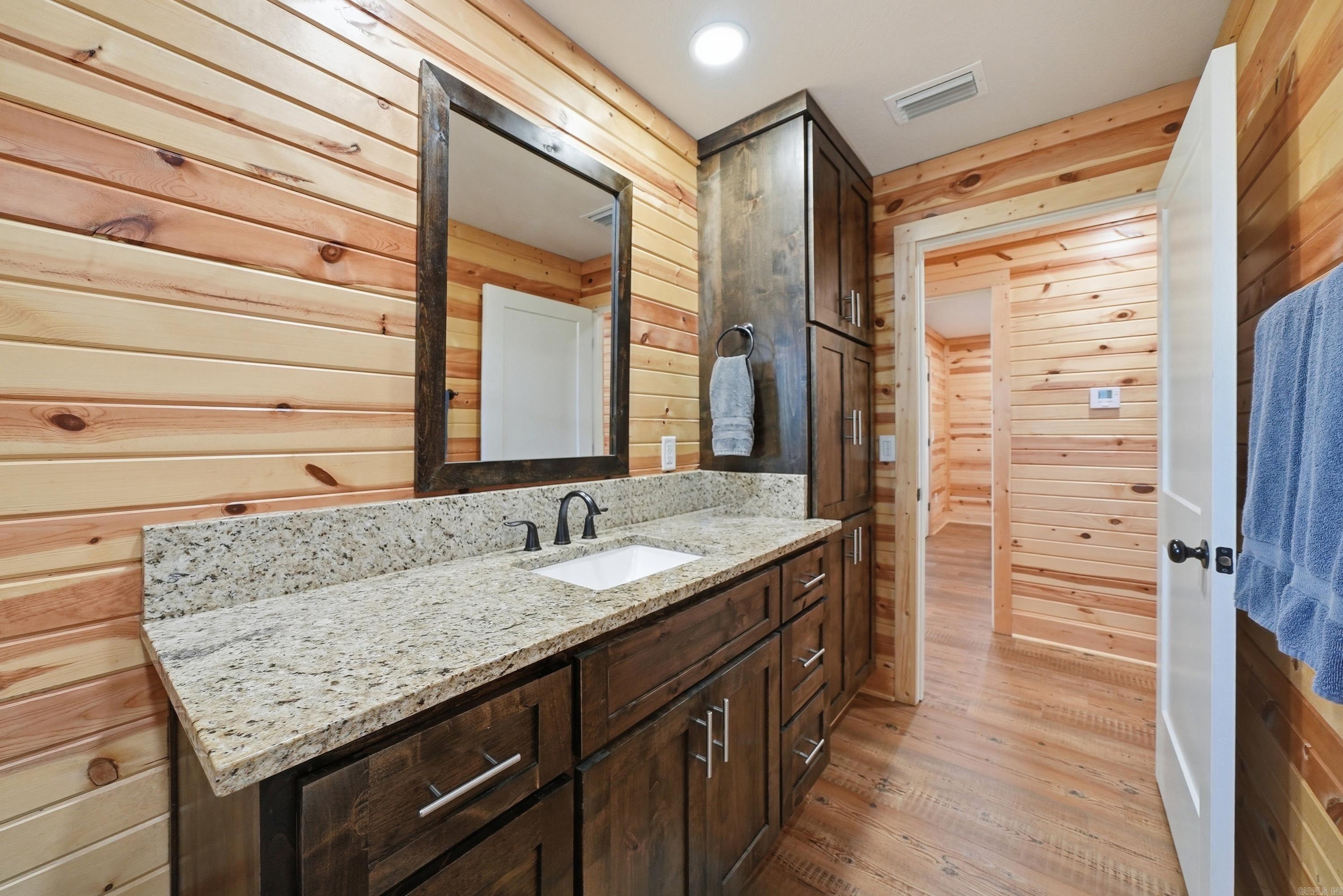 75 Stark Ave.  Greers Ferry, AR