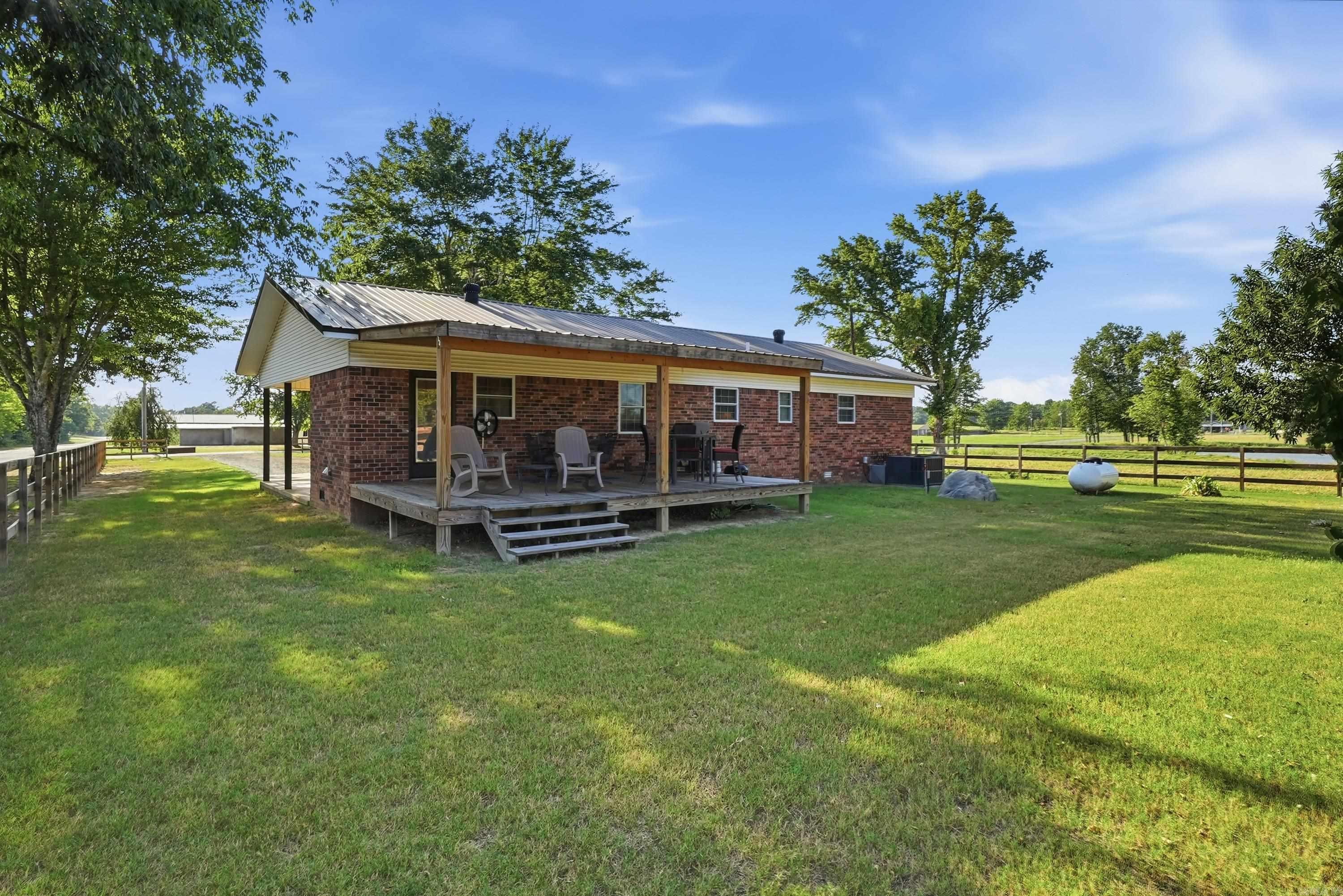 75 Stark Ave.  Greers Ferry, AR