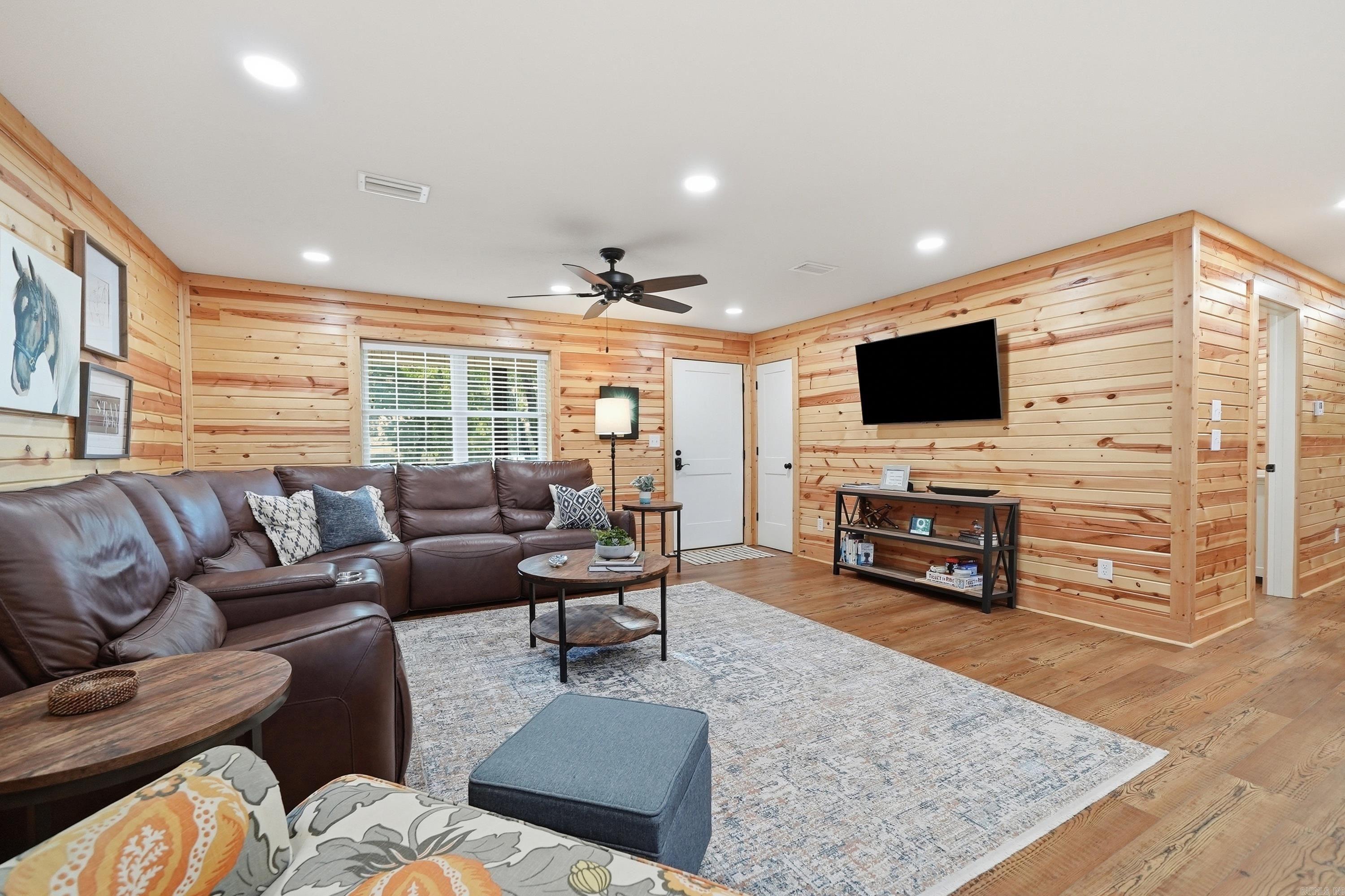 75 Stark Ave.  Greers Ferry, AR