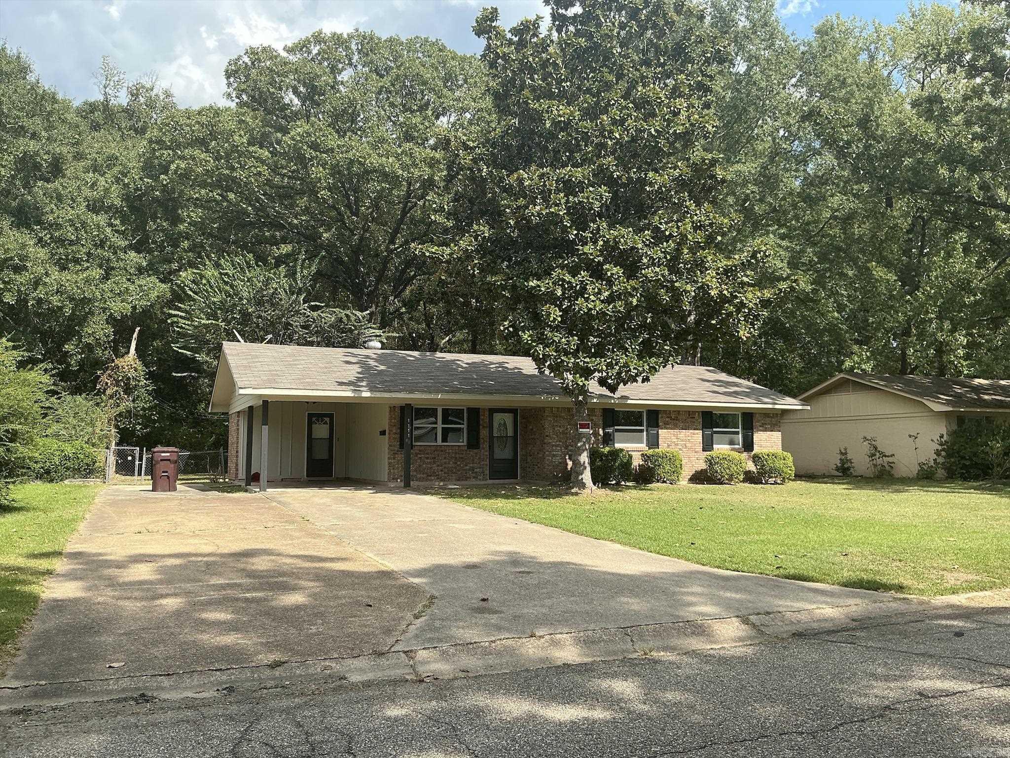 1111  Adams  Crossett, AR