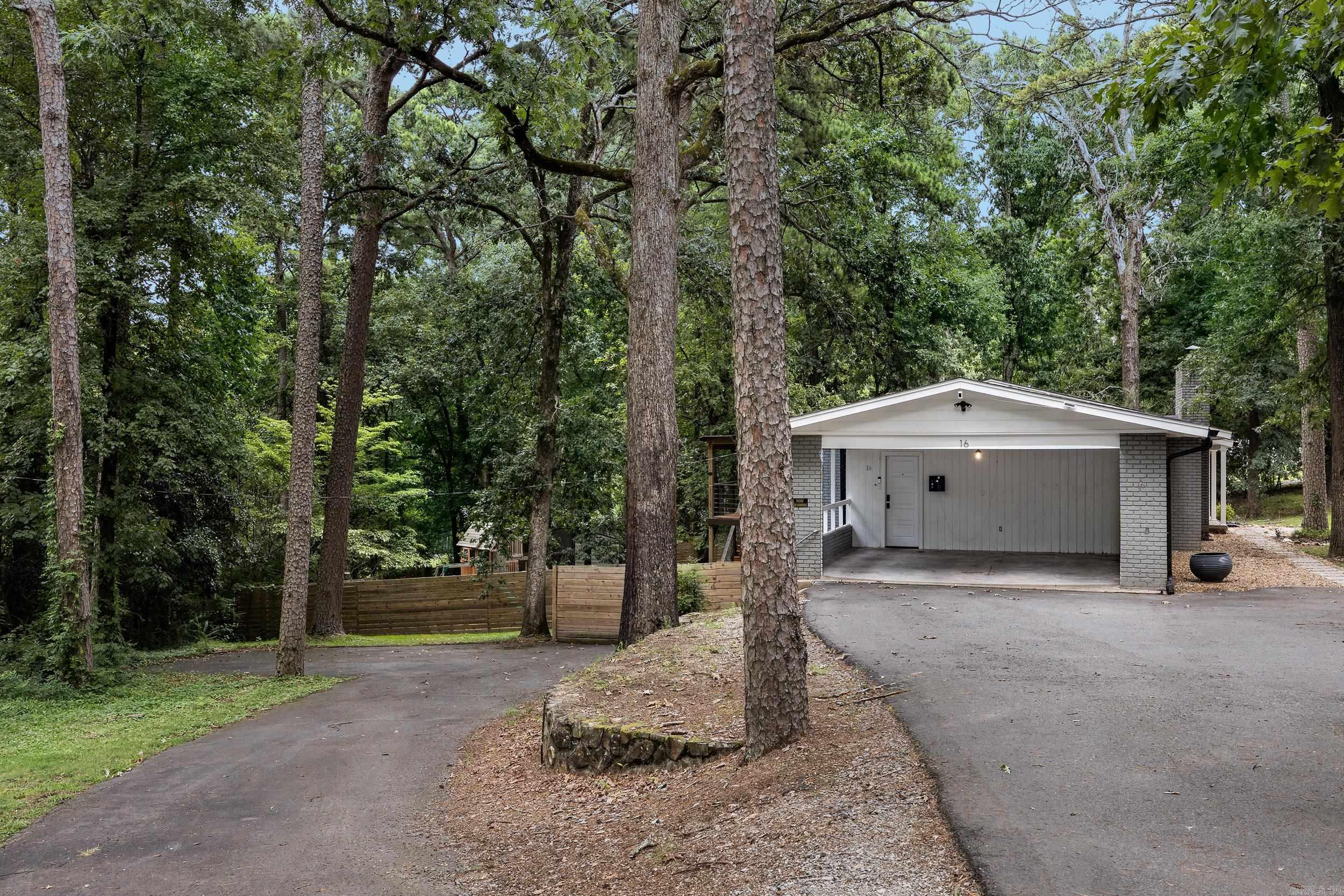 16 Robinwood  Little Rock, AR