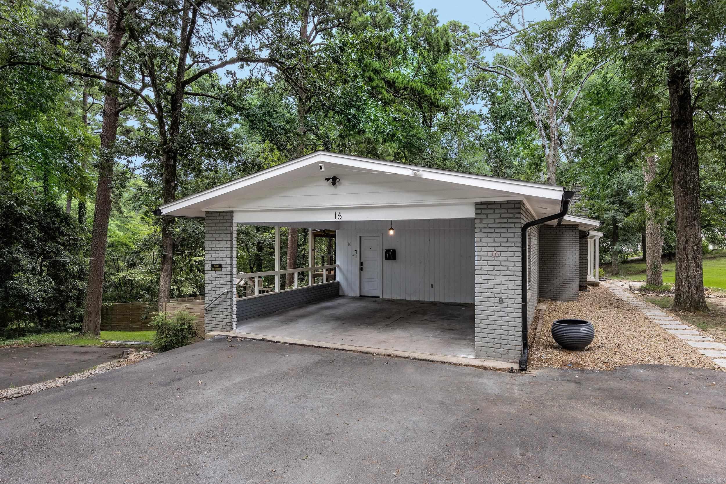 16 Robinwood  Little Rock, AR