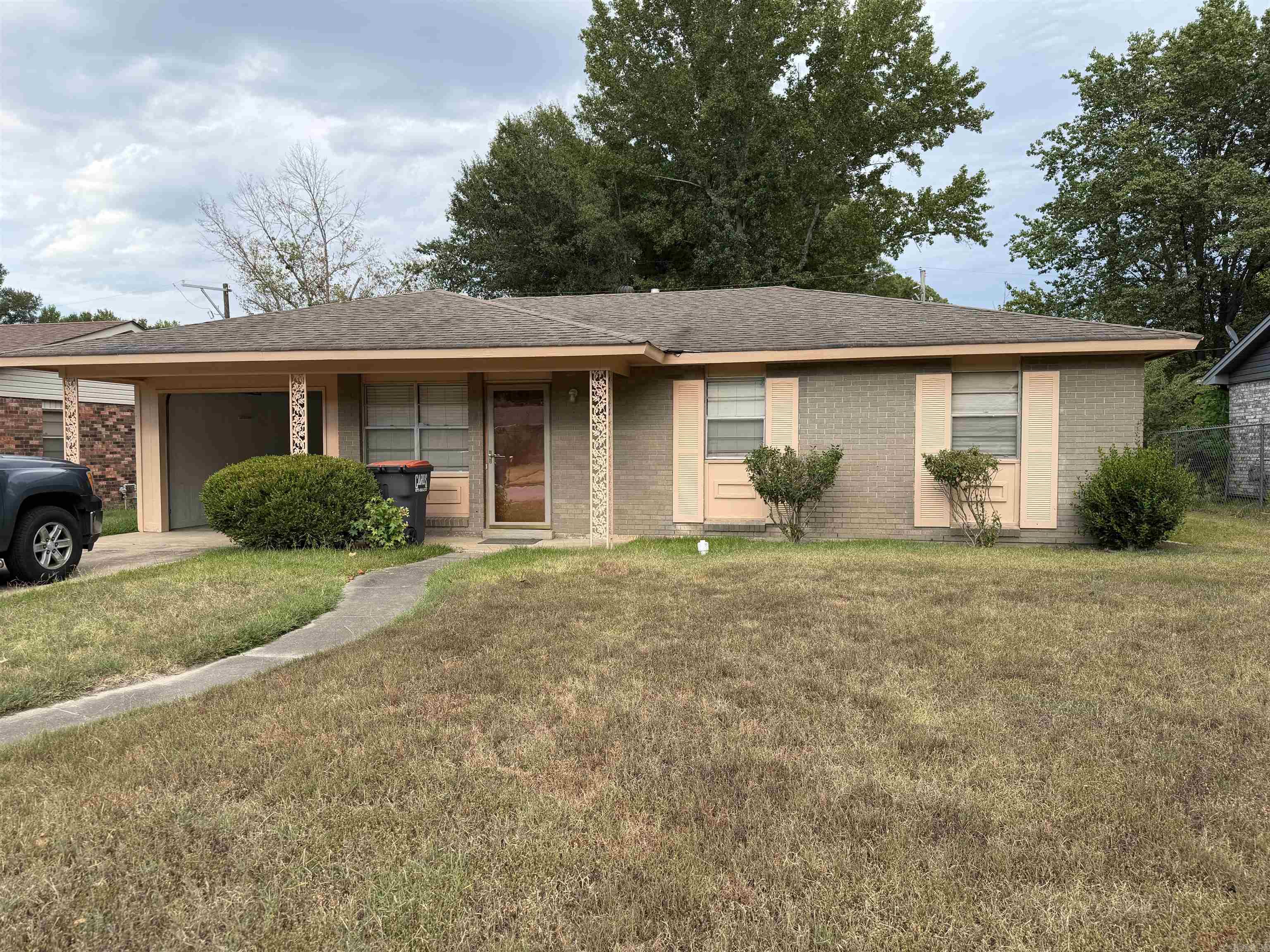 2609 S Taft St  Pine Bluff, AR