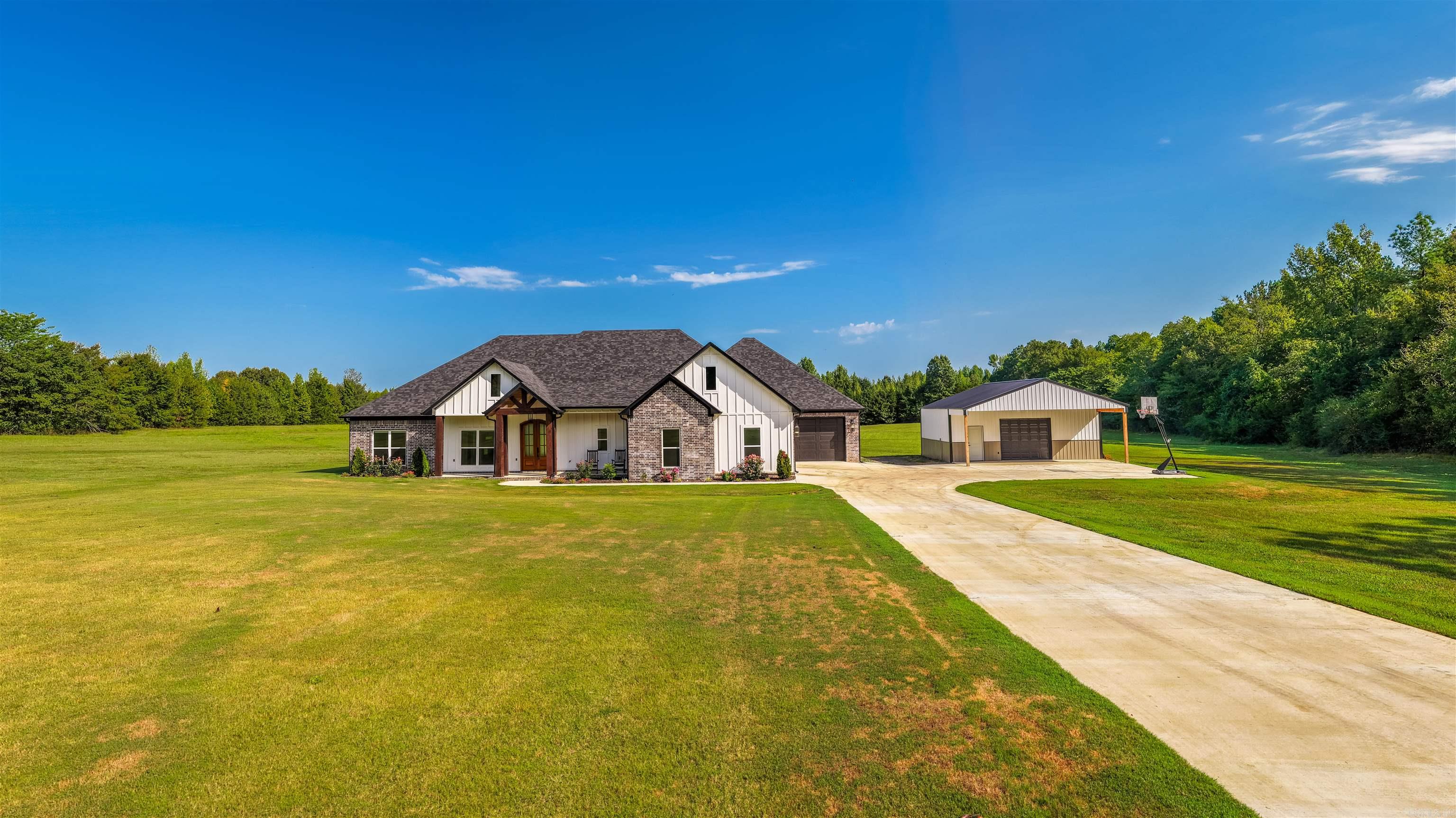 442  Shaw Bridge Road  Greenbrier, AR
