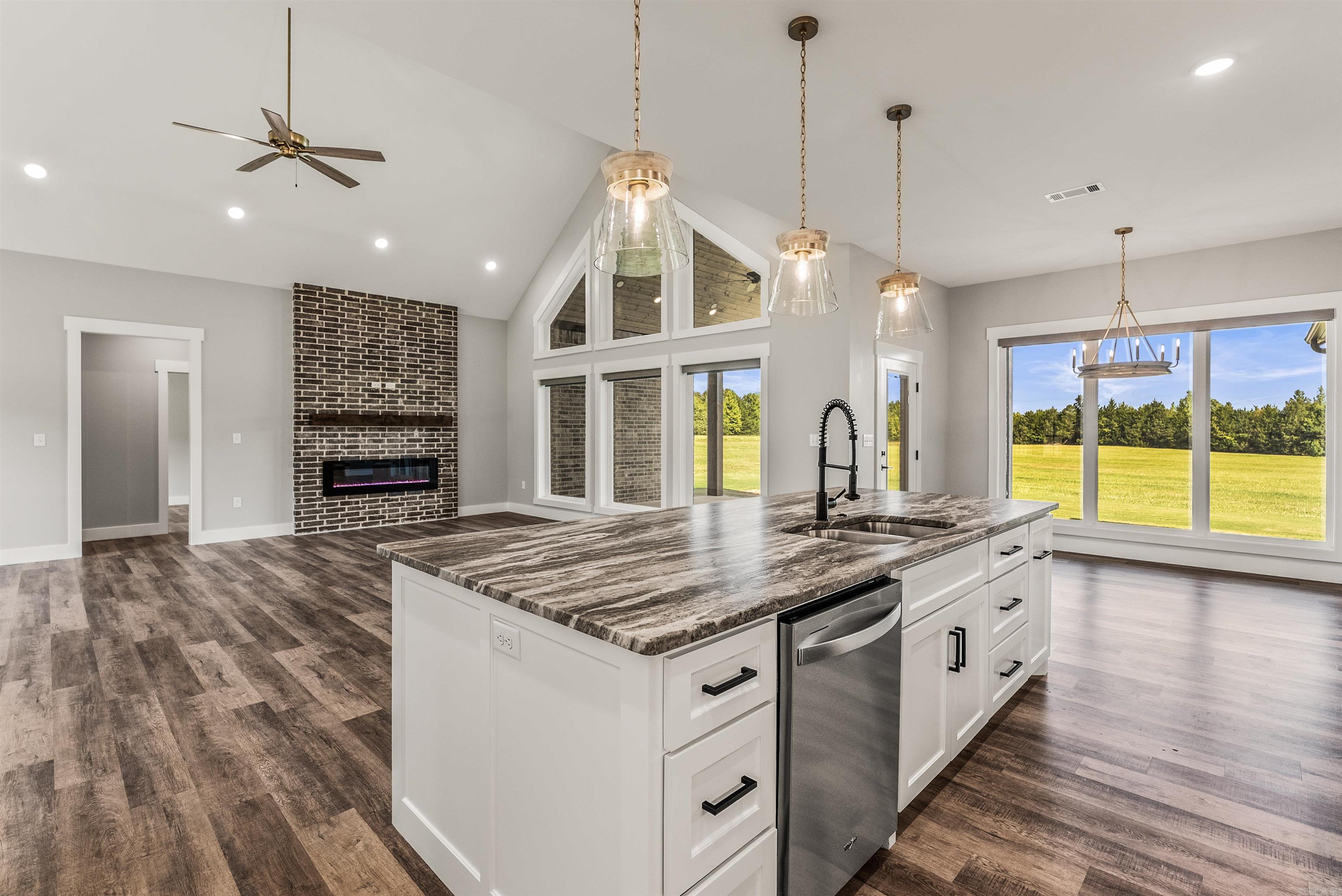 442 Shaw Bridge Road  Greenbrier, AR