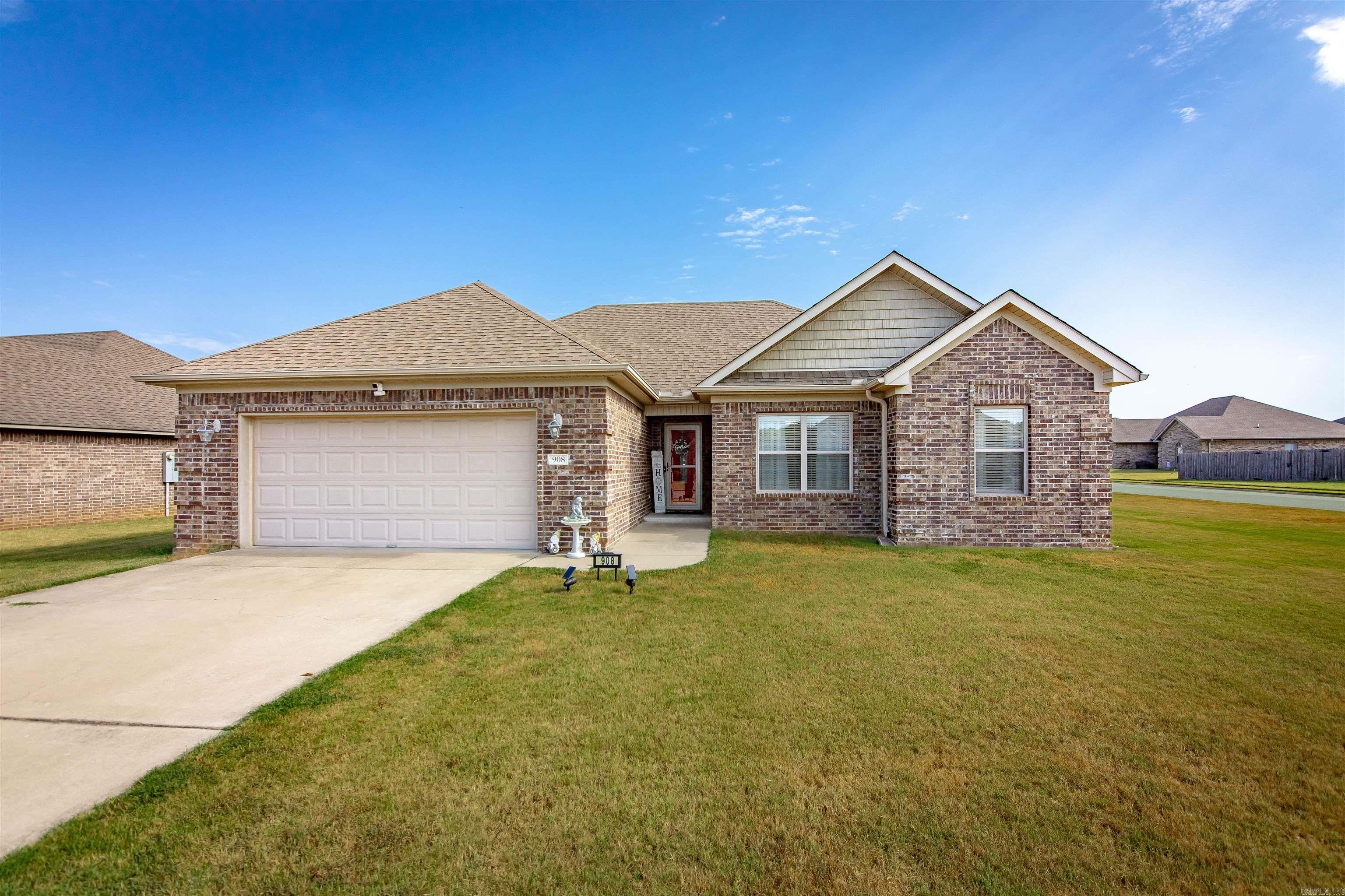 908  Puritan  Jacksonville, AR