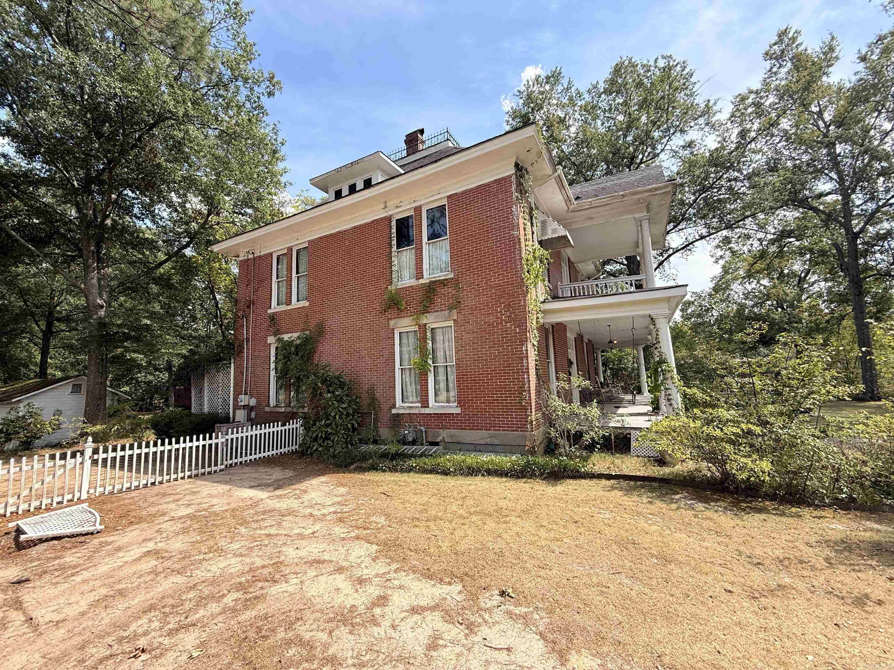 850 N Main  Monticello, AR