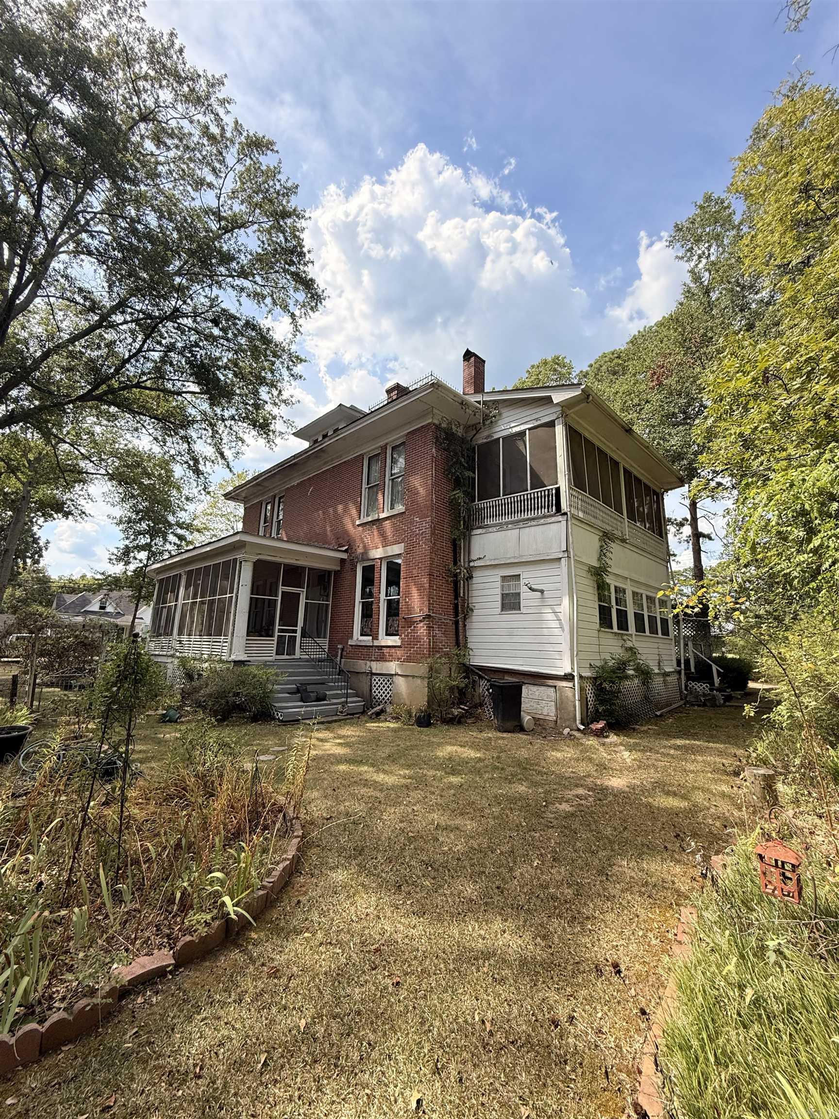 850 N Main  Monticello, AR