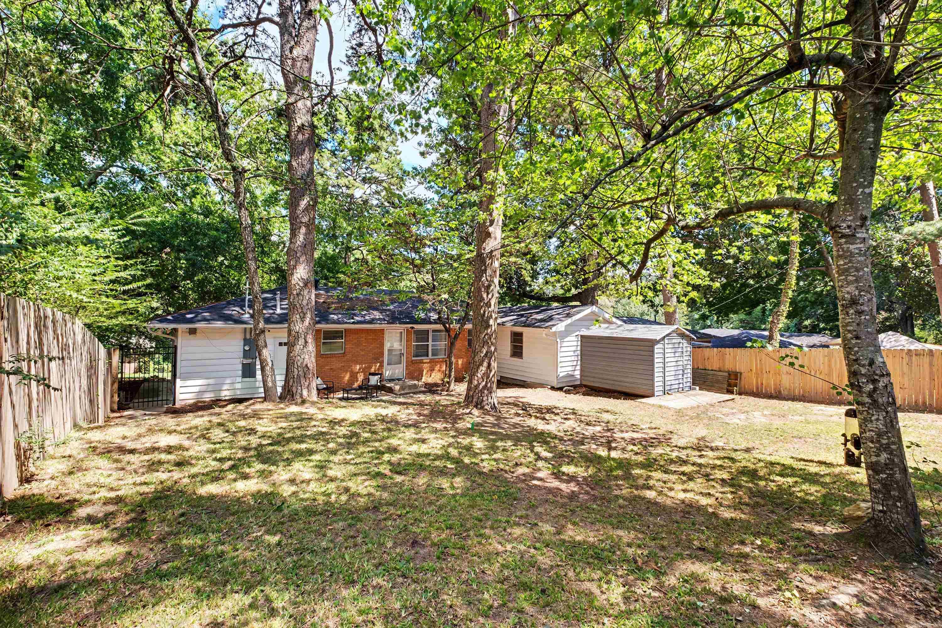 22 Holly Hill  Little Rock, AR