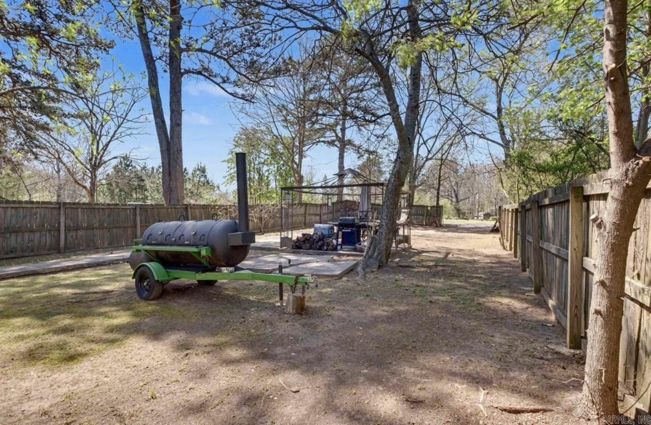 1623 Dixie  Benton, AR