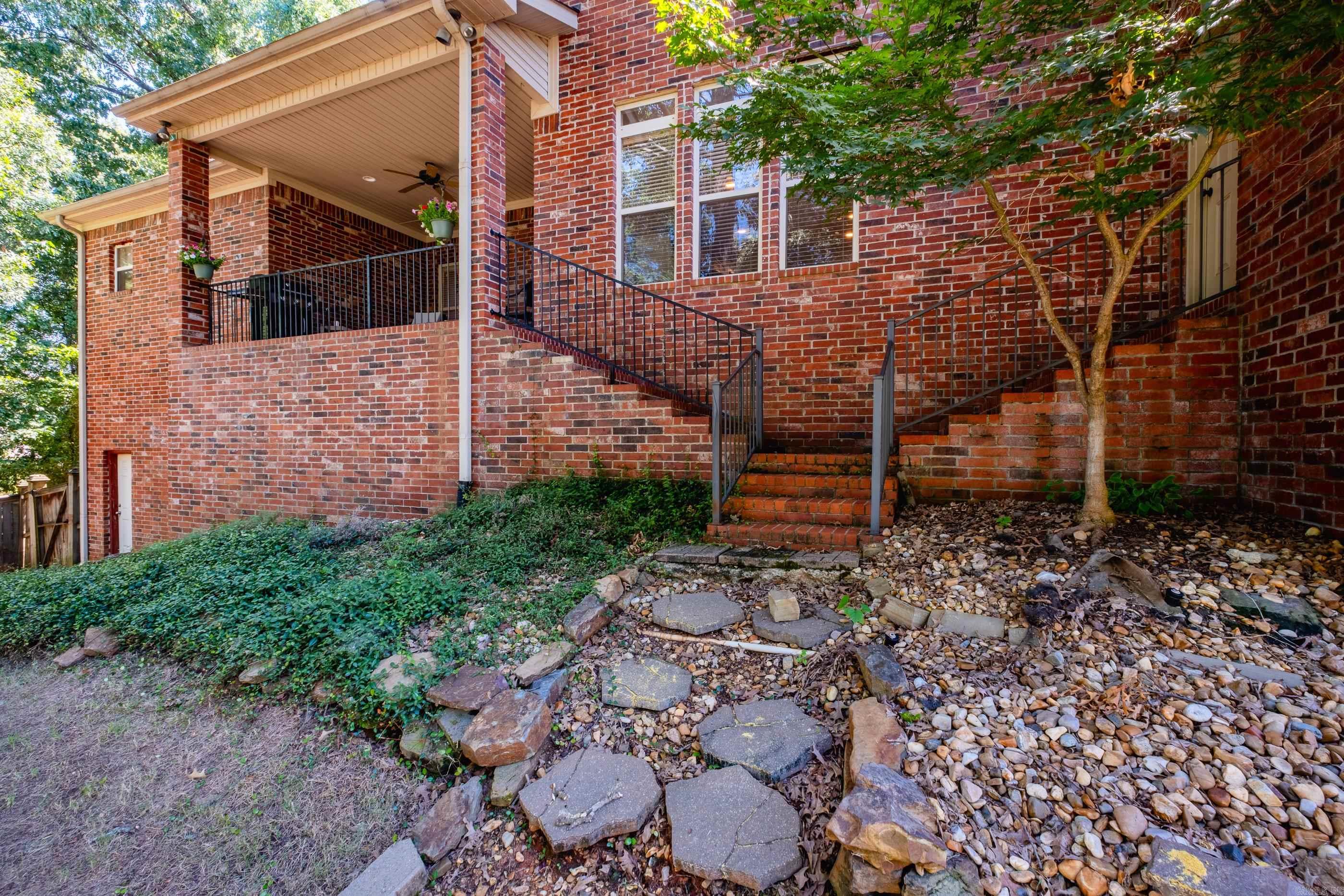 136 Manitou  Maumelle, AR