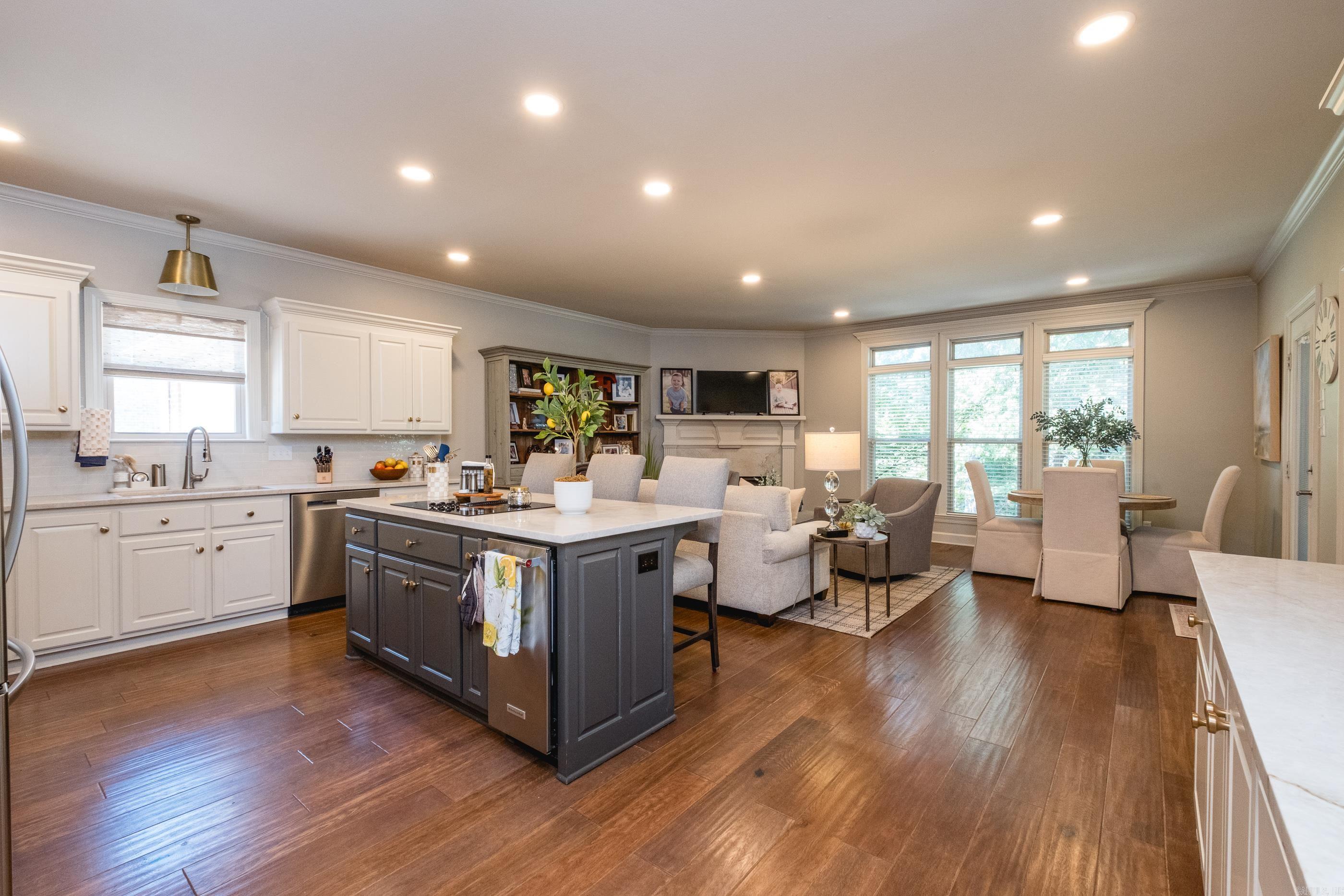136 Manitou  Maumelle, AR