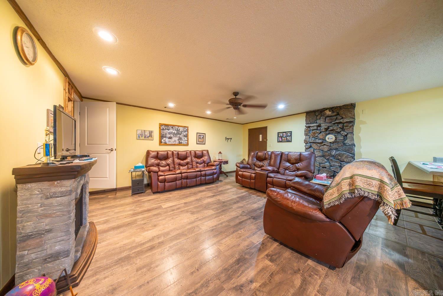 11092 Highway 9  Mammoth Spring, AR