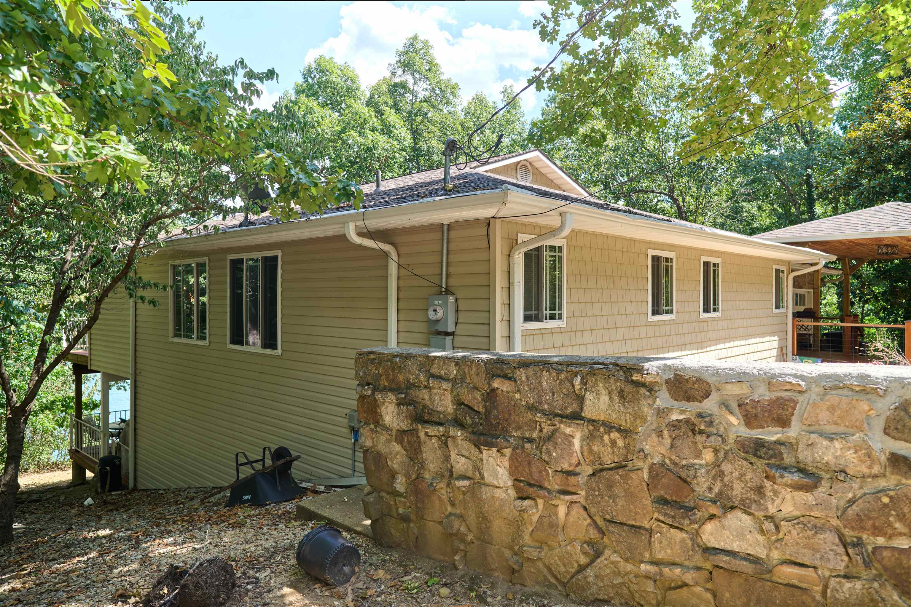 117 W Lakeshore Dr  Cherokee Village, AR