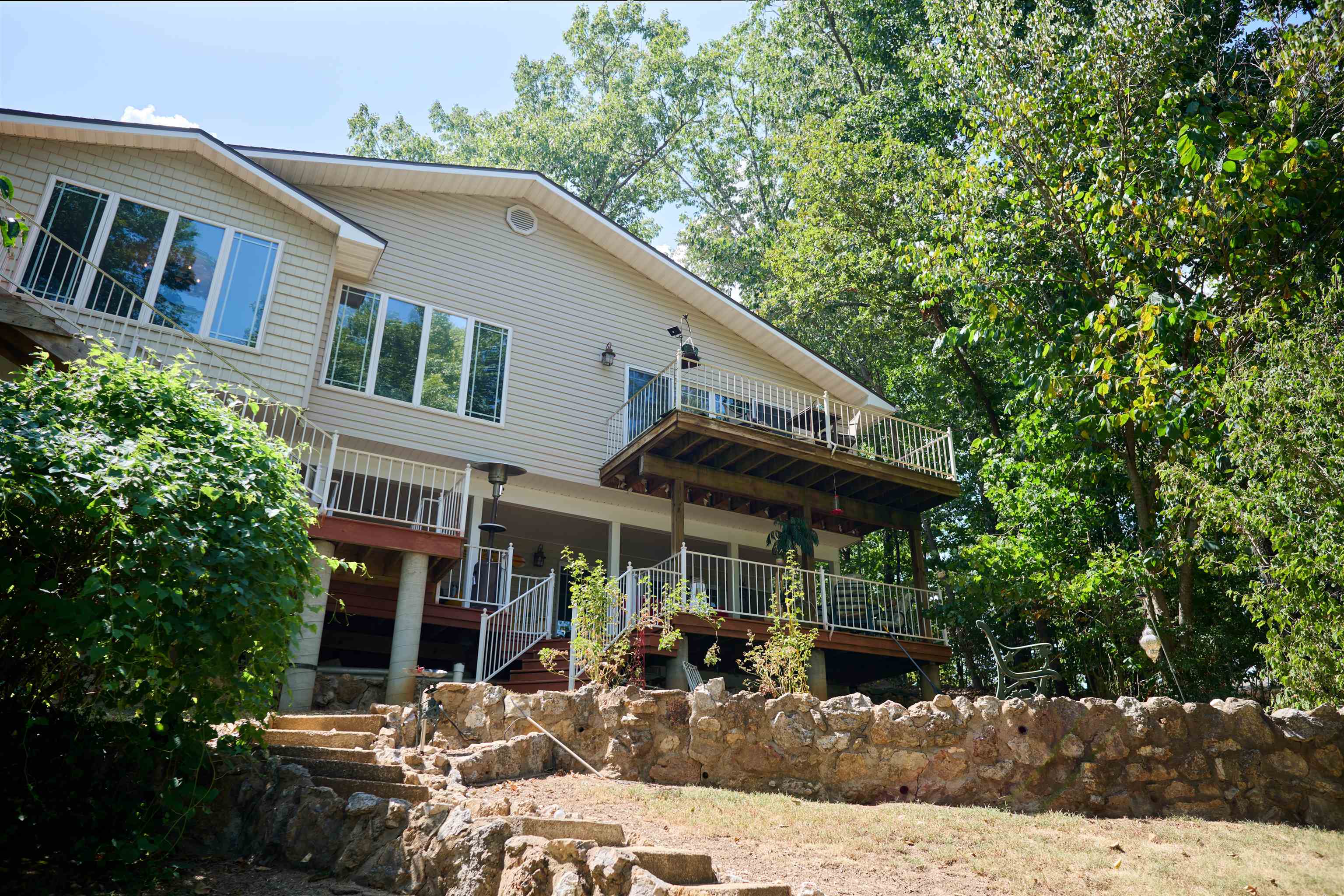 117 W Lakeshore Dr  Cherokee Village, AR