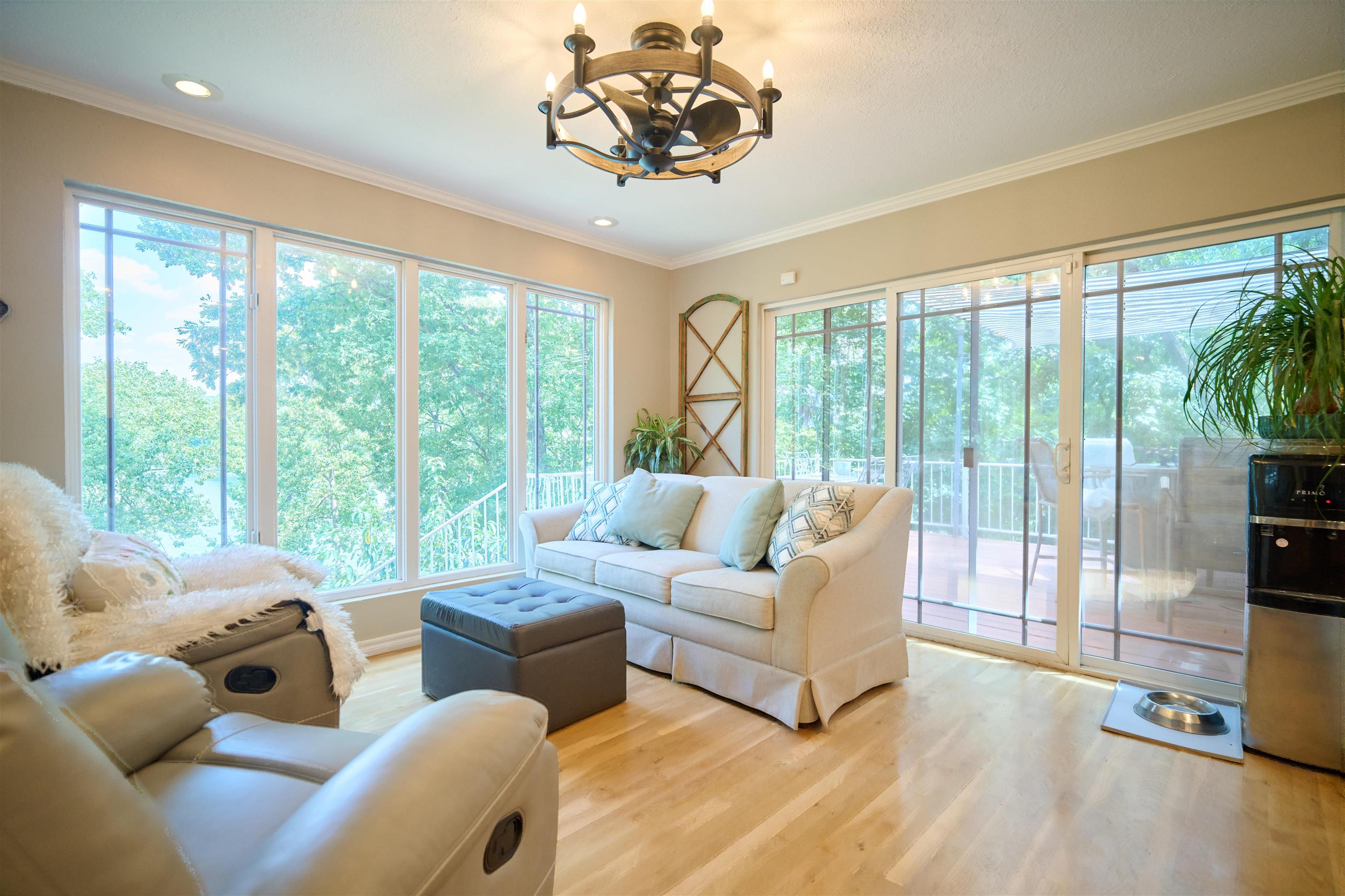 117 W Lakeshore Dr  Cherokee Village, AR