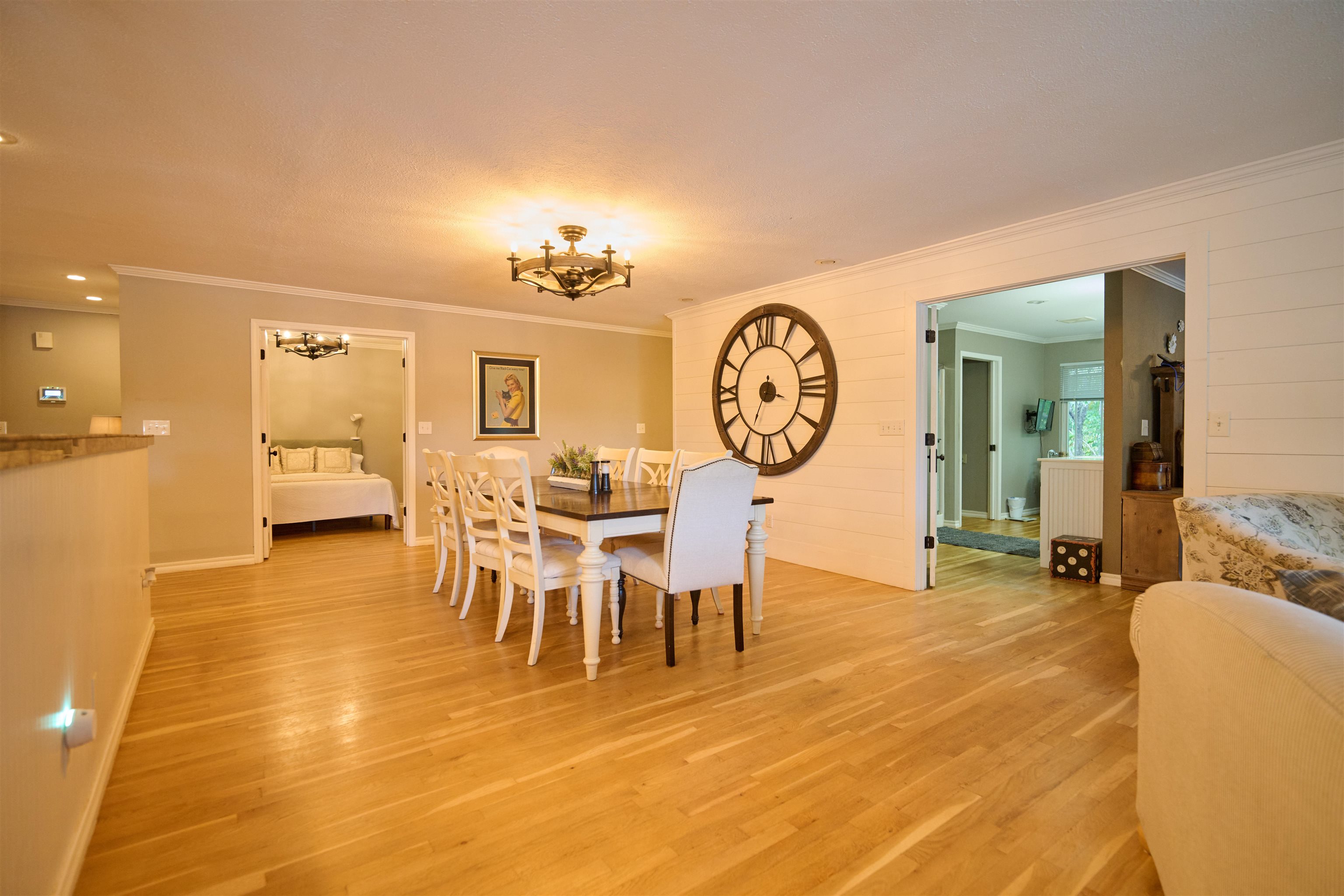 117 W Lakeshore Dr  Cherokee Village, AR