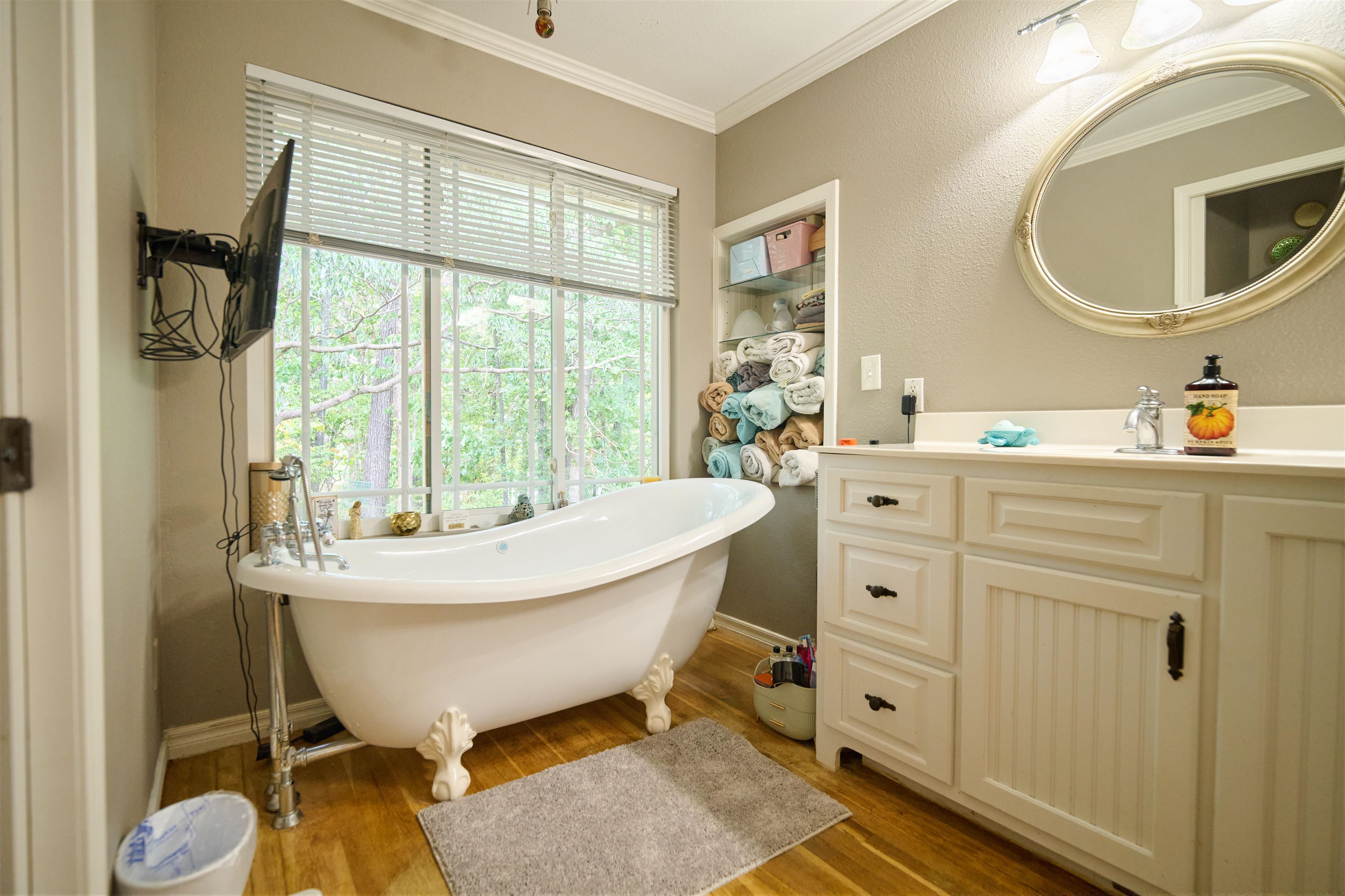 117 W Lakeshore Dr  Cherokee Village, AR
