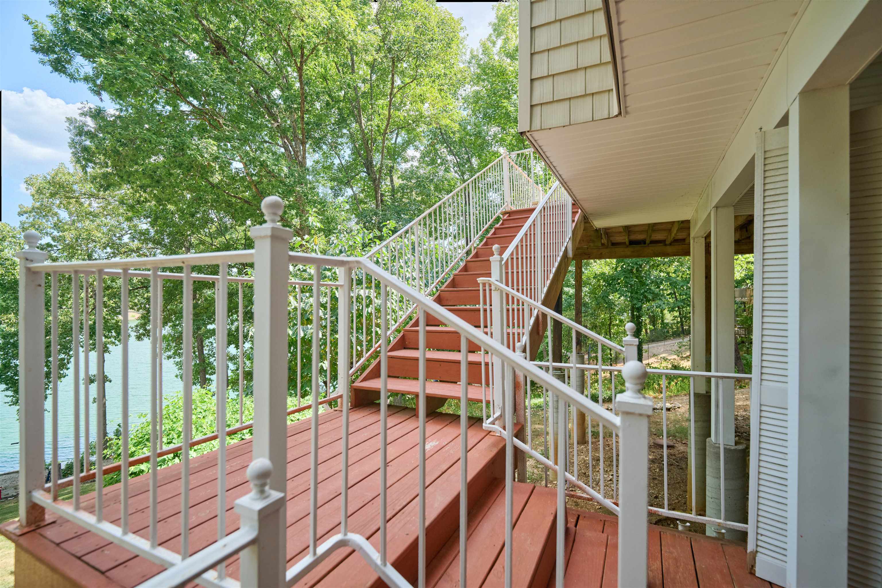 117 W Lakeshore Dr  Cherokee Village, AR