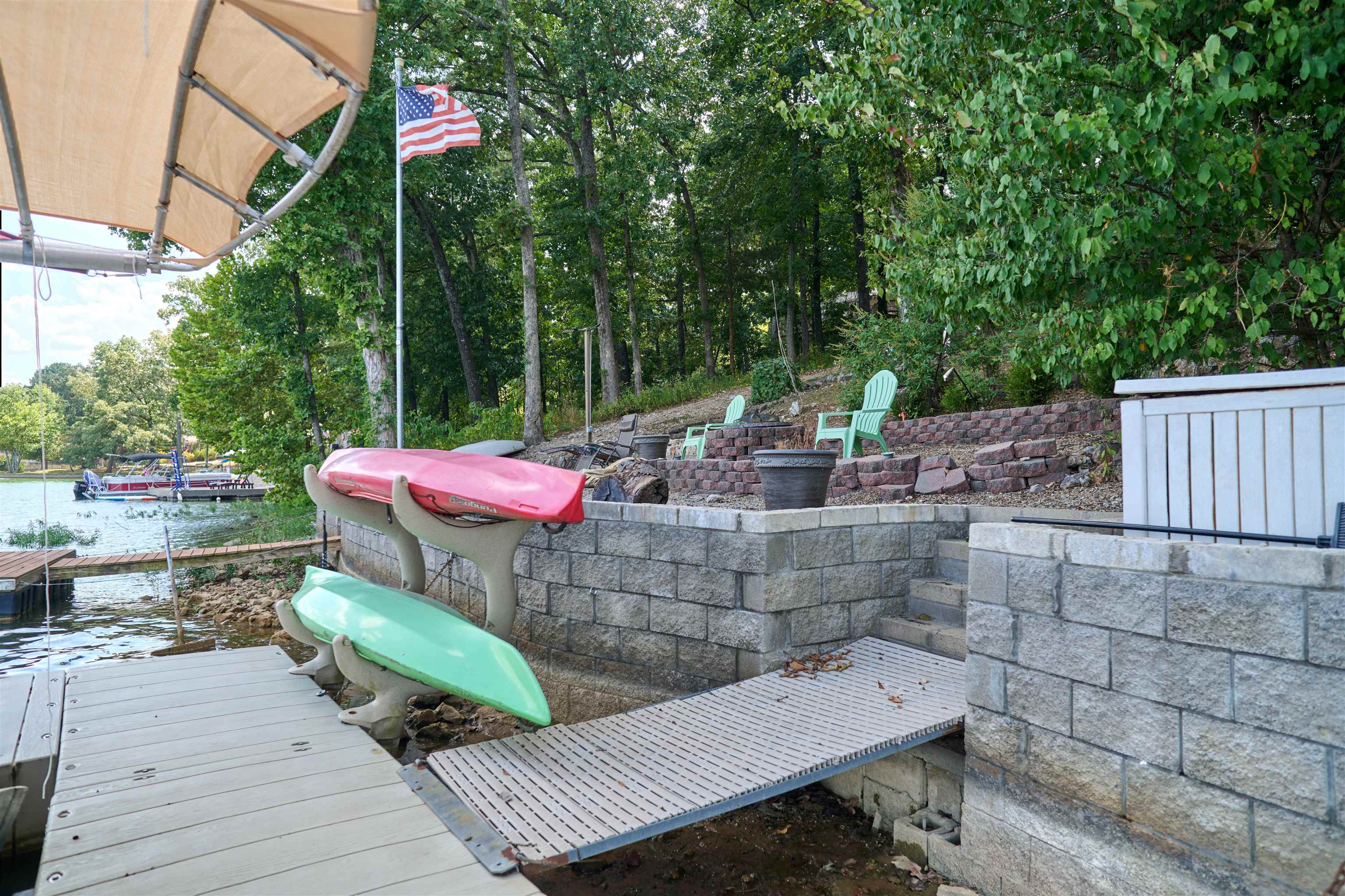 117 W Lakeshore Dr  Cherokee Village, AR