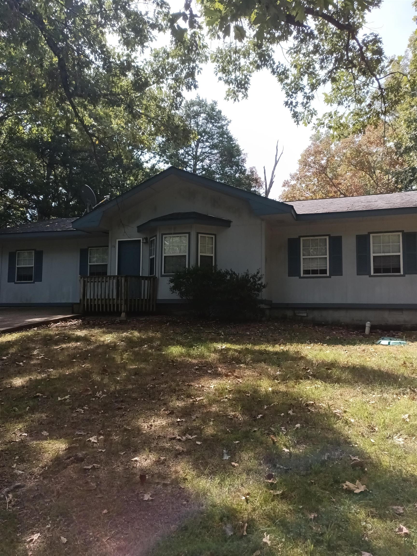 16 Navajo Dr  Cherokee Village, AR
