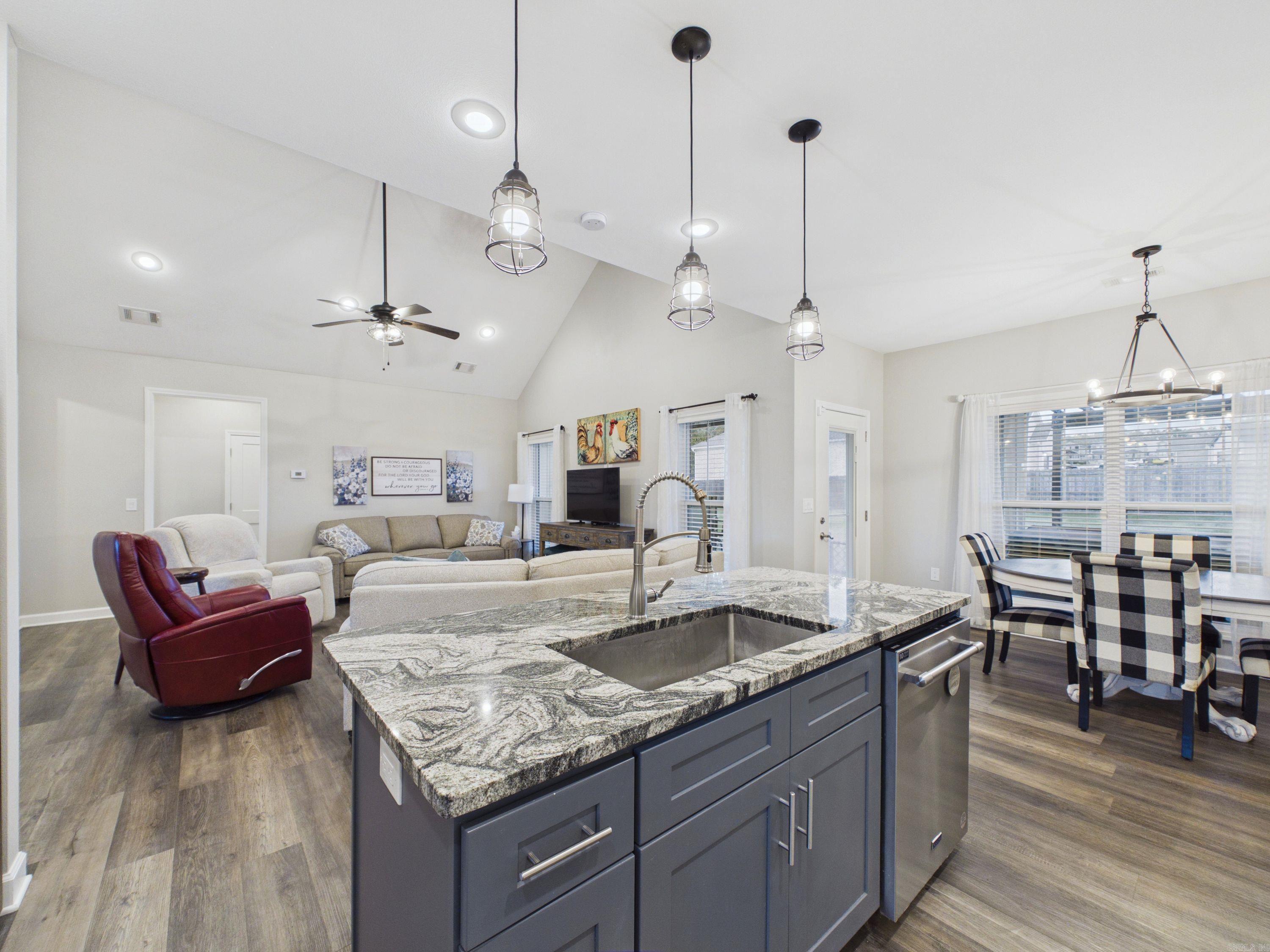 175 JL  Southside, AR