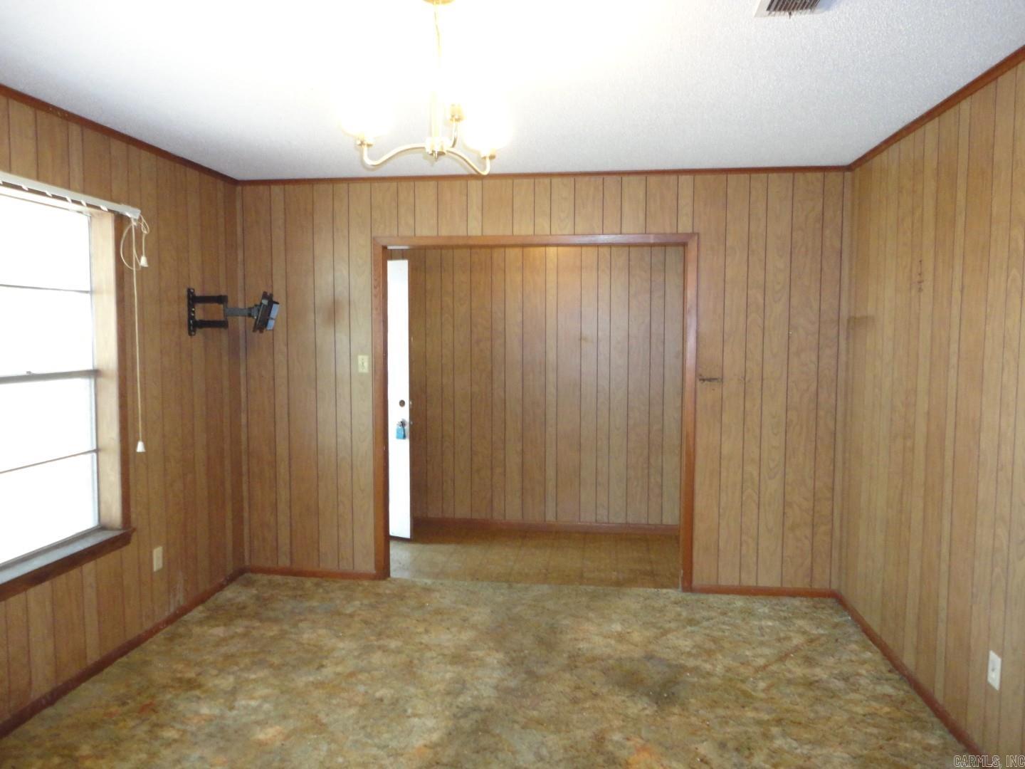 806 Irvy  England, AR