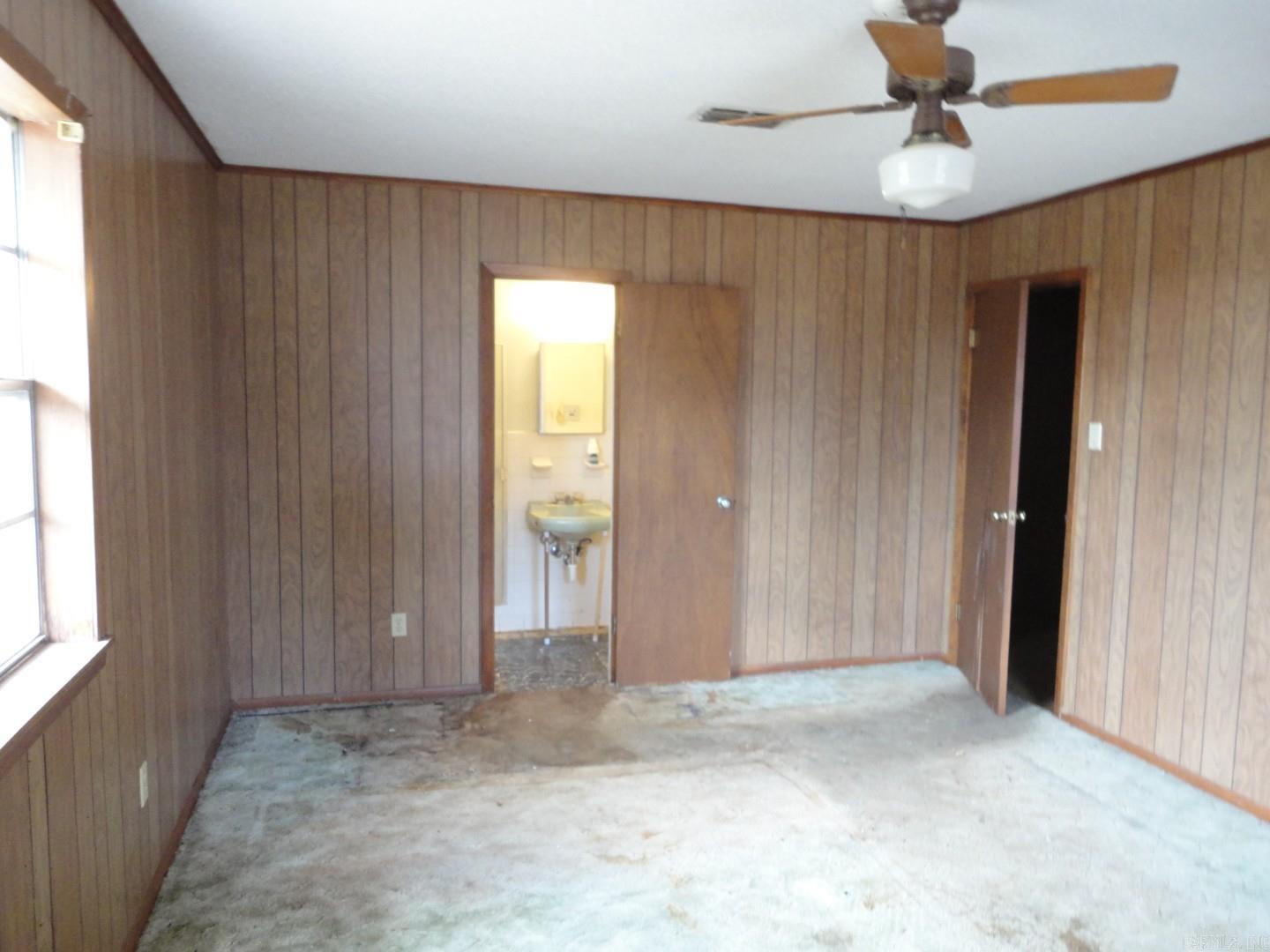 806 Irvy  England, AR