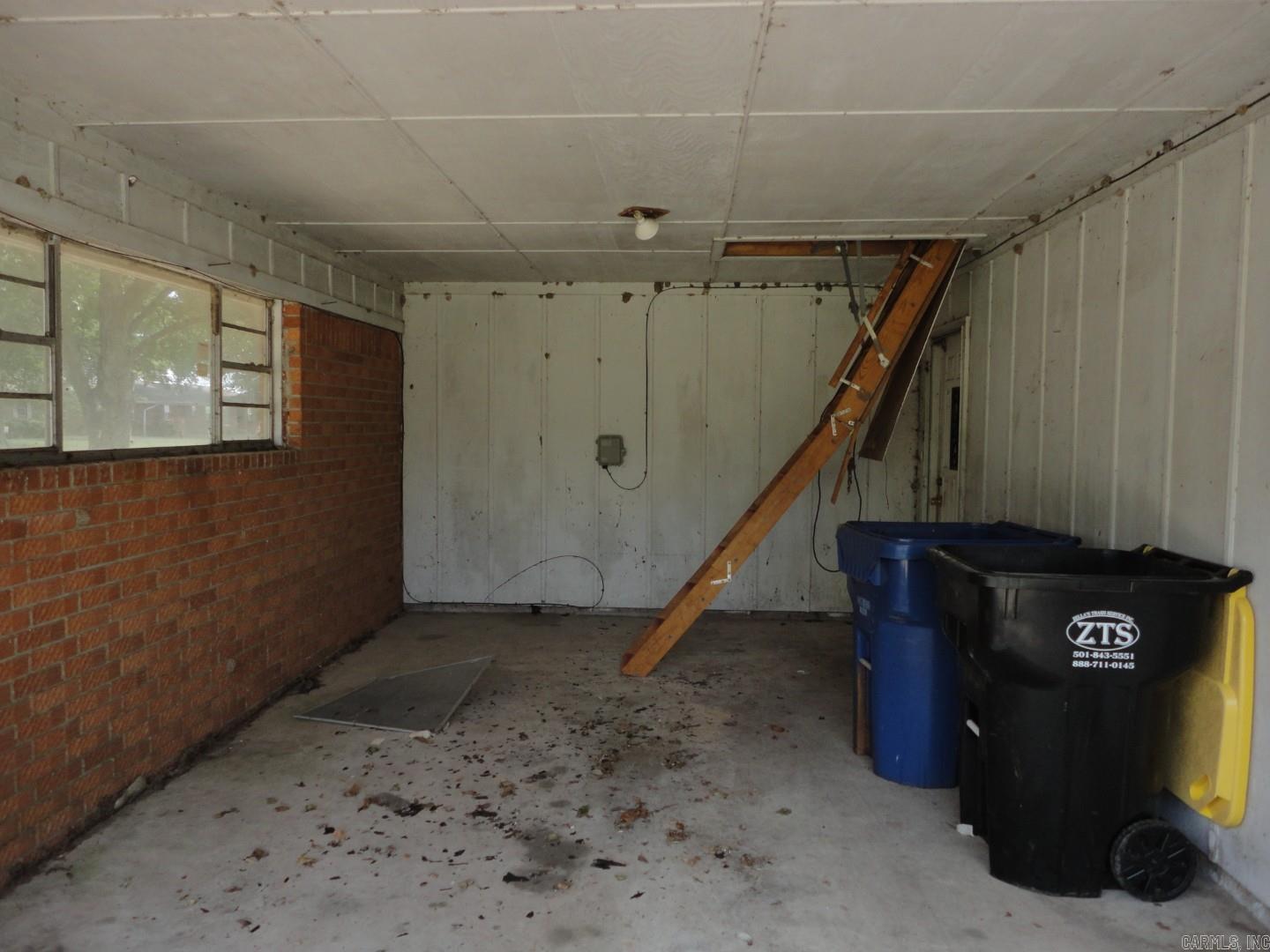 806 Irvy  England, AR