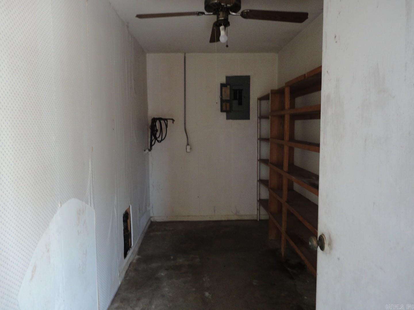 806 Irvy  England, AR