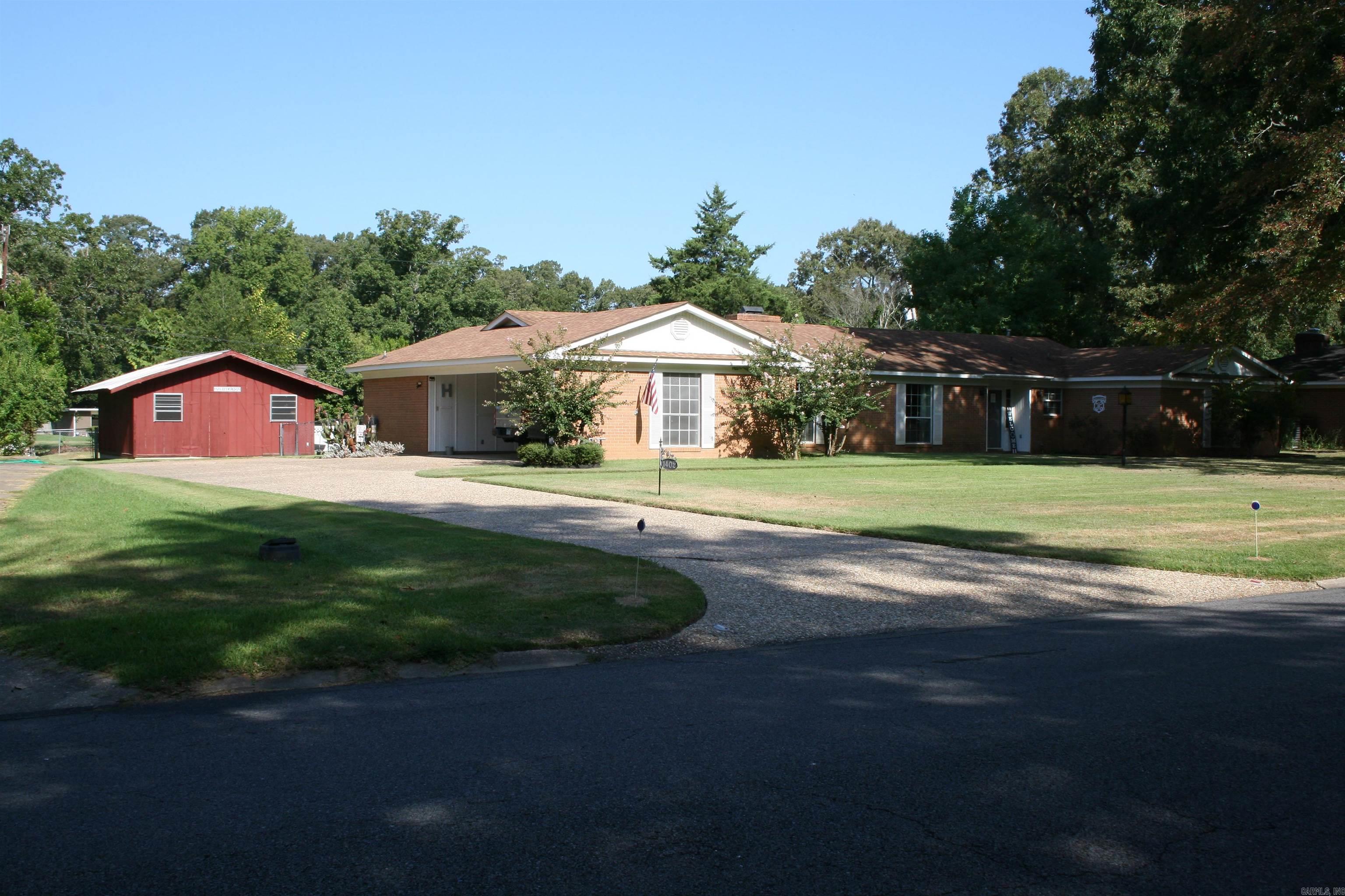 1402  Cedar  Crossett, AR