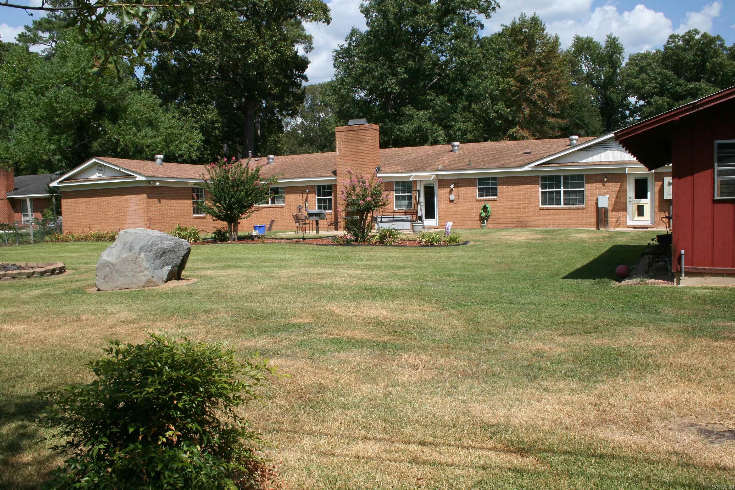 1402 Cedar  Crossett, AR