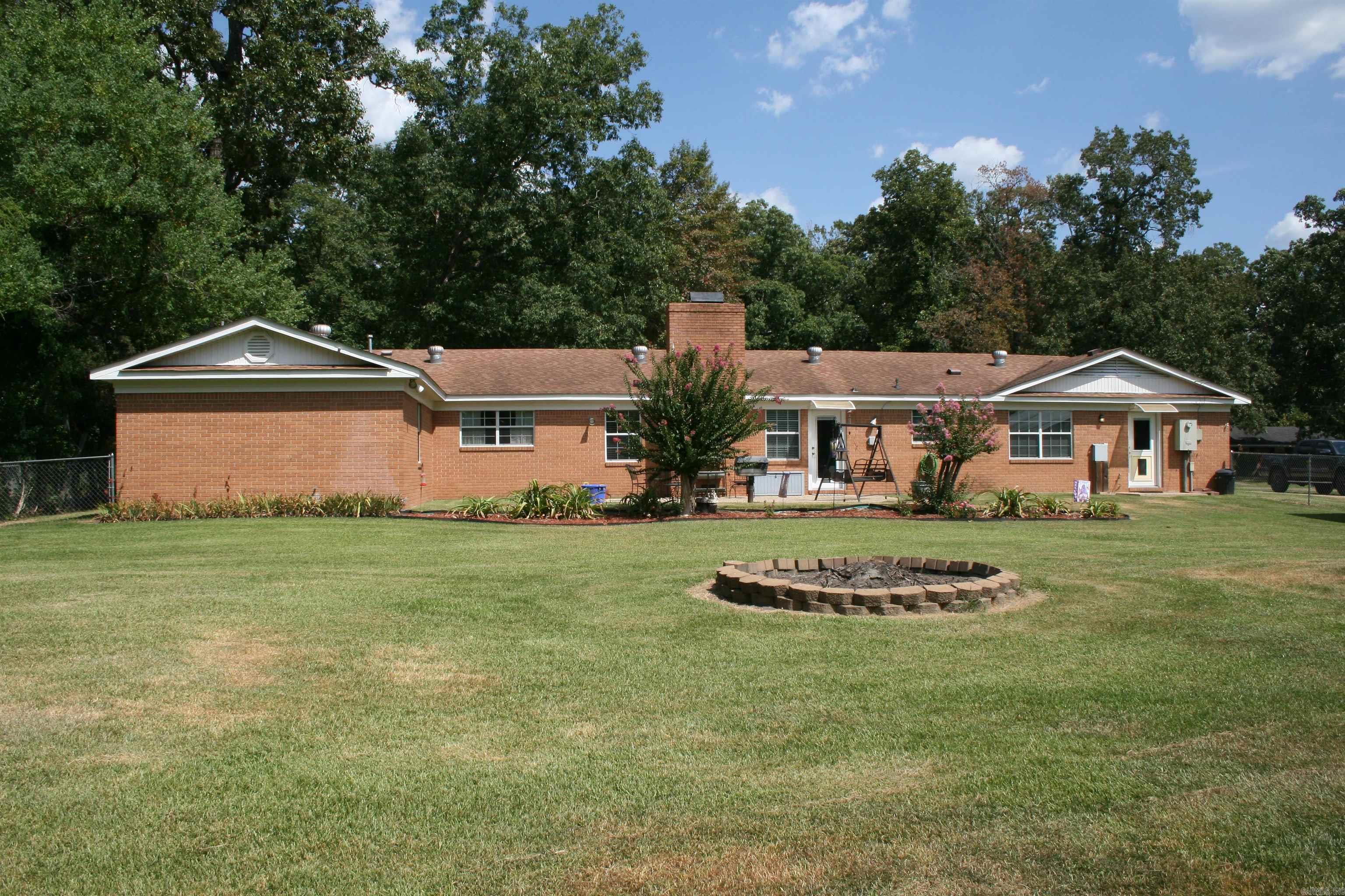 1402 Cedar  Crossett, AR